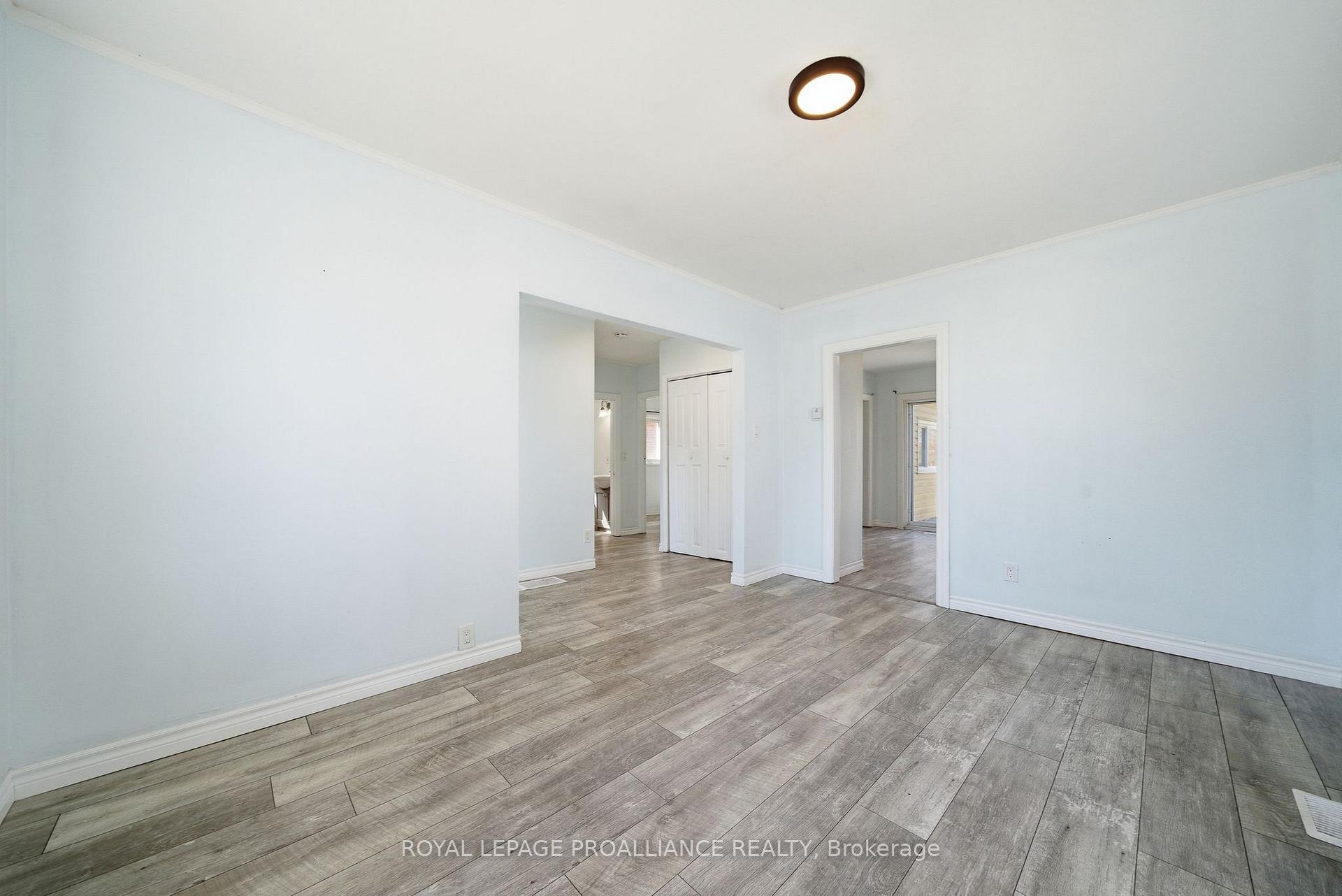 Photo 12 of 38 Oak Street, Belleville, Belleville Ward — HOMEH