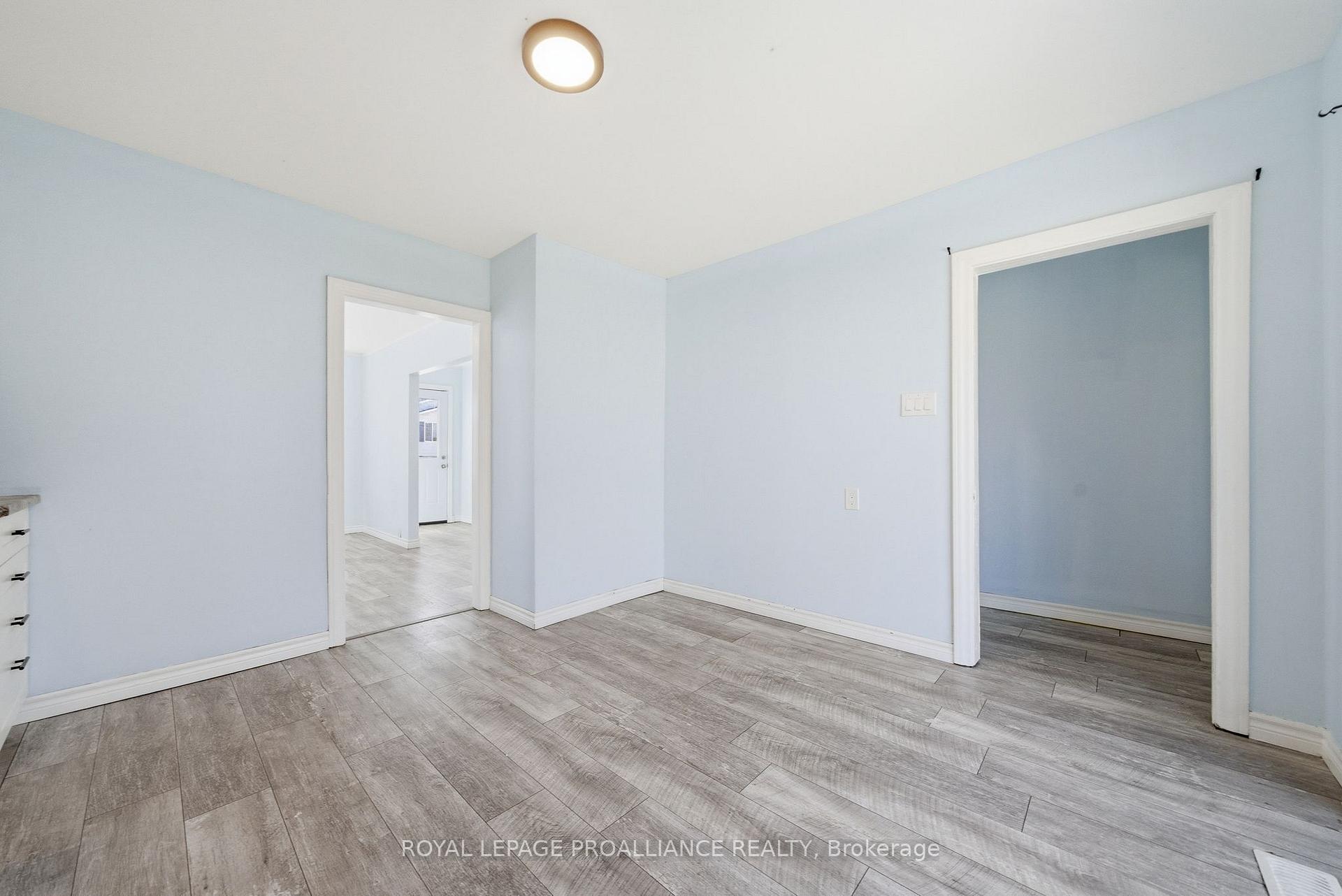 Photo 15 of 38 Oak Street, Belleville, Belleville Ward — HOMEH