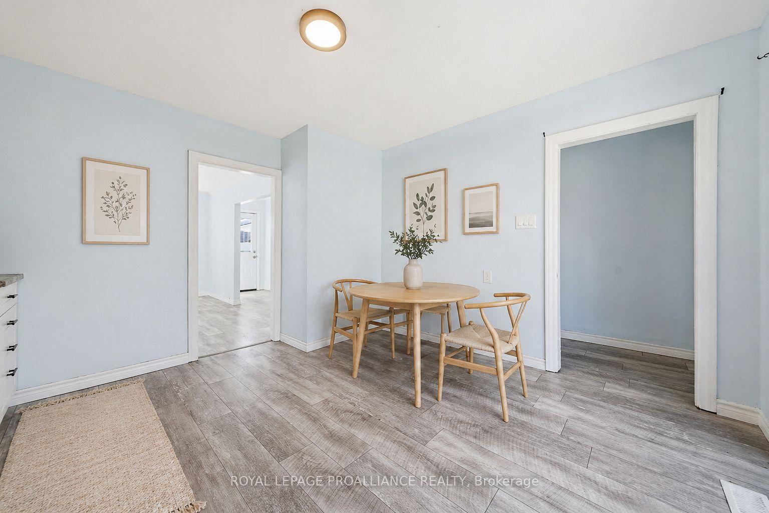 Photo 16 of 38 Oak Street, Belleville, Belleville Ward — HOMEH