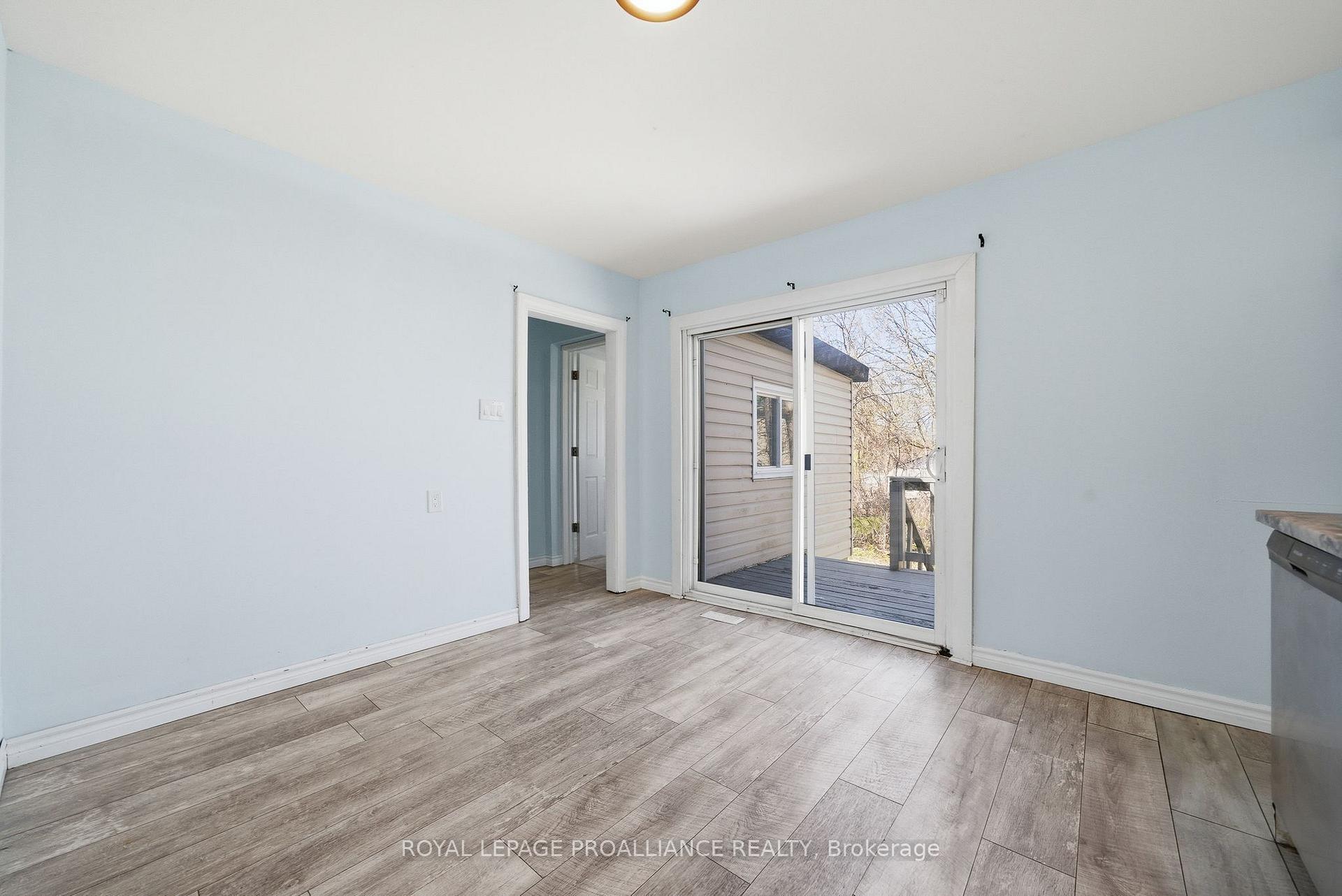 Photo 17 of 38 Oak Street, Belleville, Belleville Ward — HOMEH