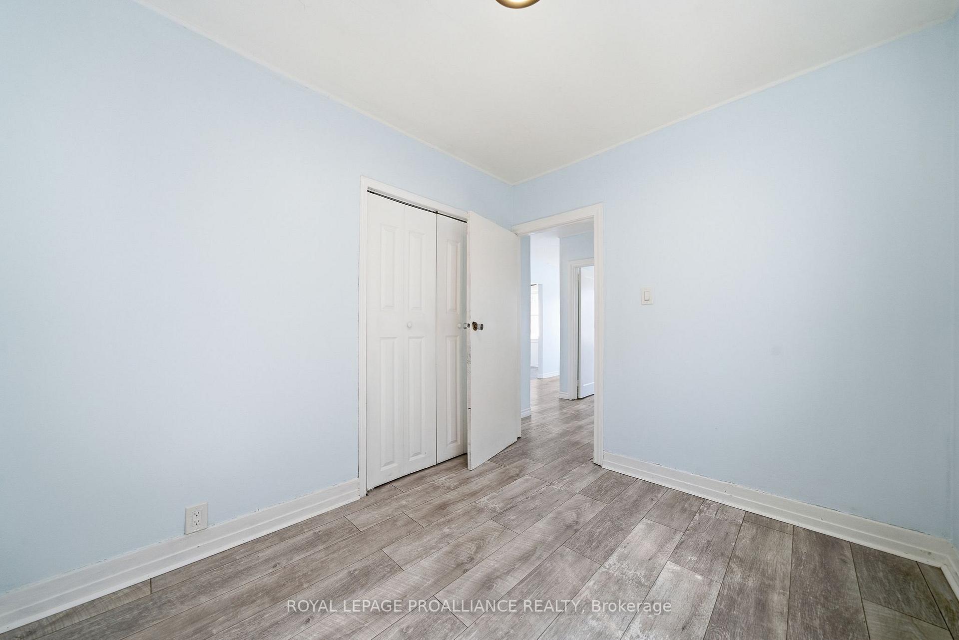 Photo 25 of 38 Oak Street, Belleville, Belleville Ward — HOMEH