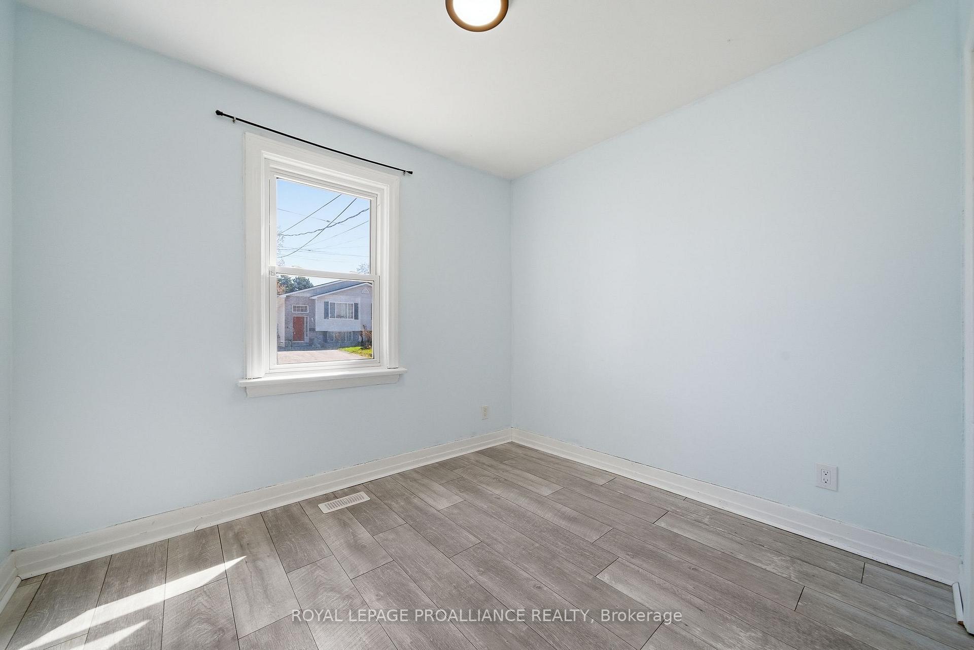 Photo 26 of 38 Oak Street, Belleville, Belleville Ward — HOMEH