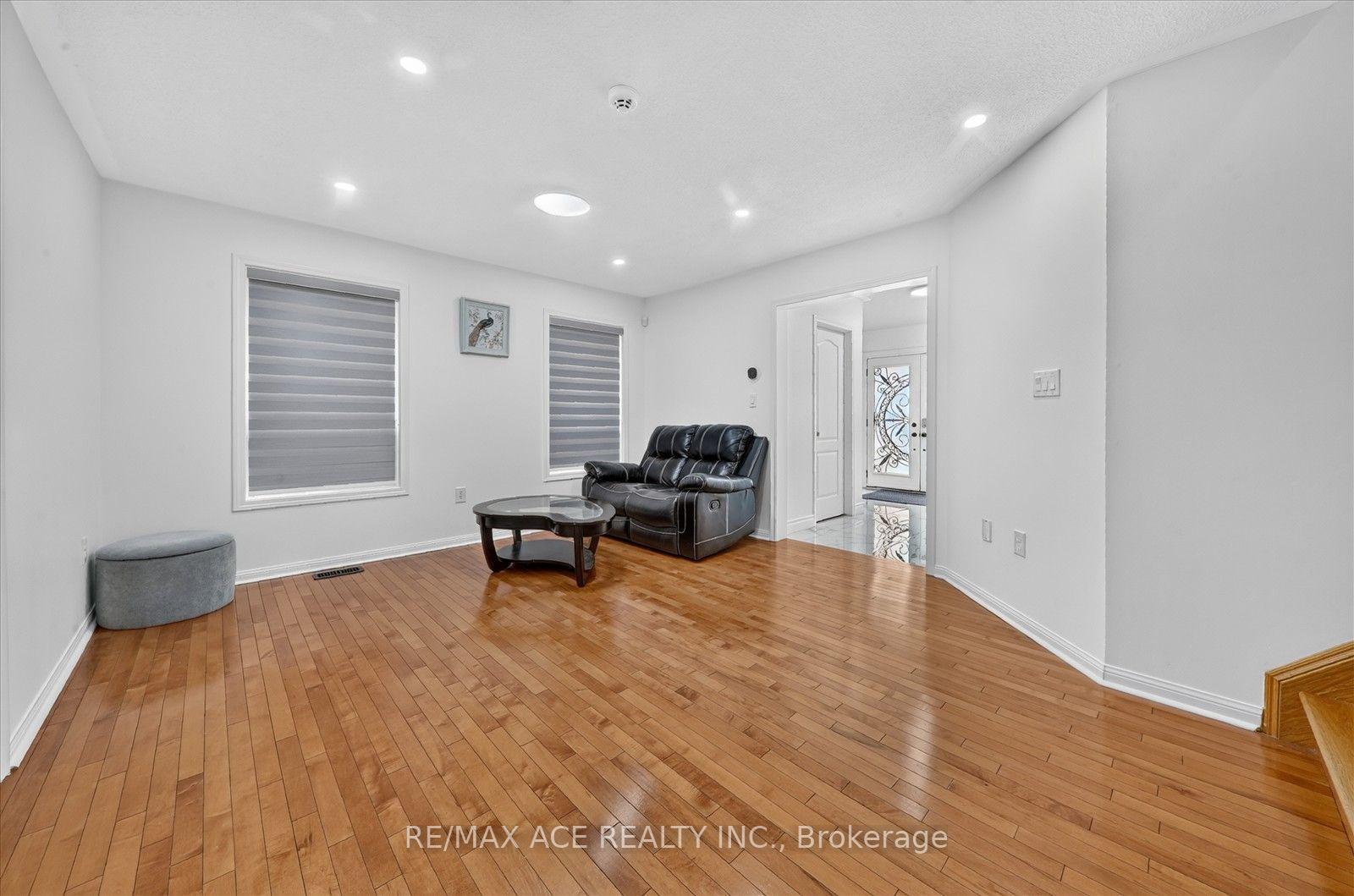 Photo 9 of 24 Zimmer Street, Brampton, Gore Industrial North — HOMEH