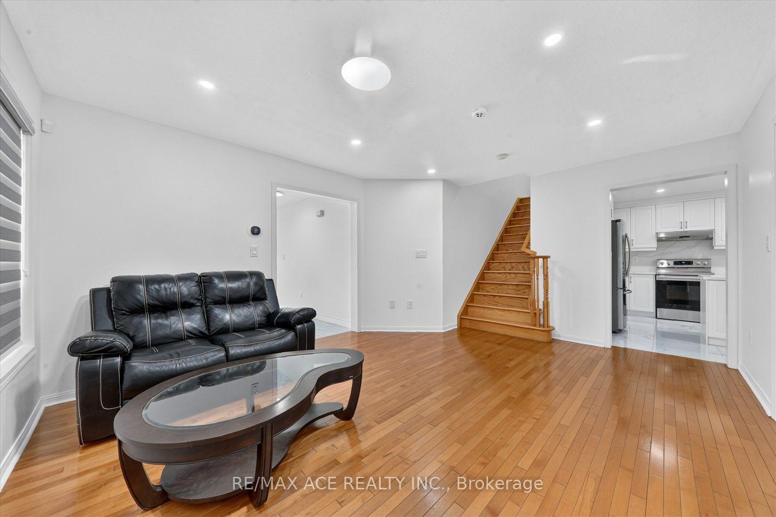 Photo 10 of 24 Zimmer Street, Brampton, Gore Industrial North — HOMEH