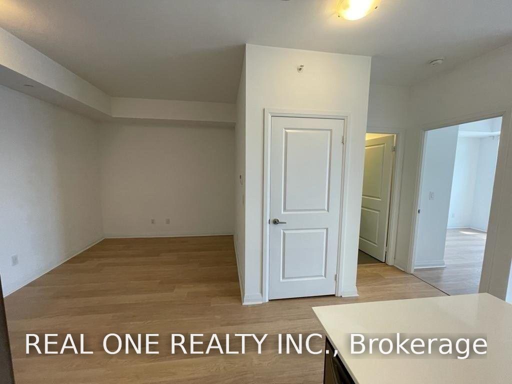 Photo 8 of Unit 1605, 55 Oneida Crescent, Richmond Hill, Langstaff — HOMEH