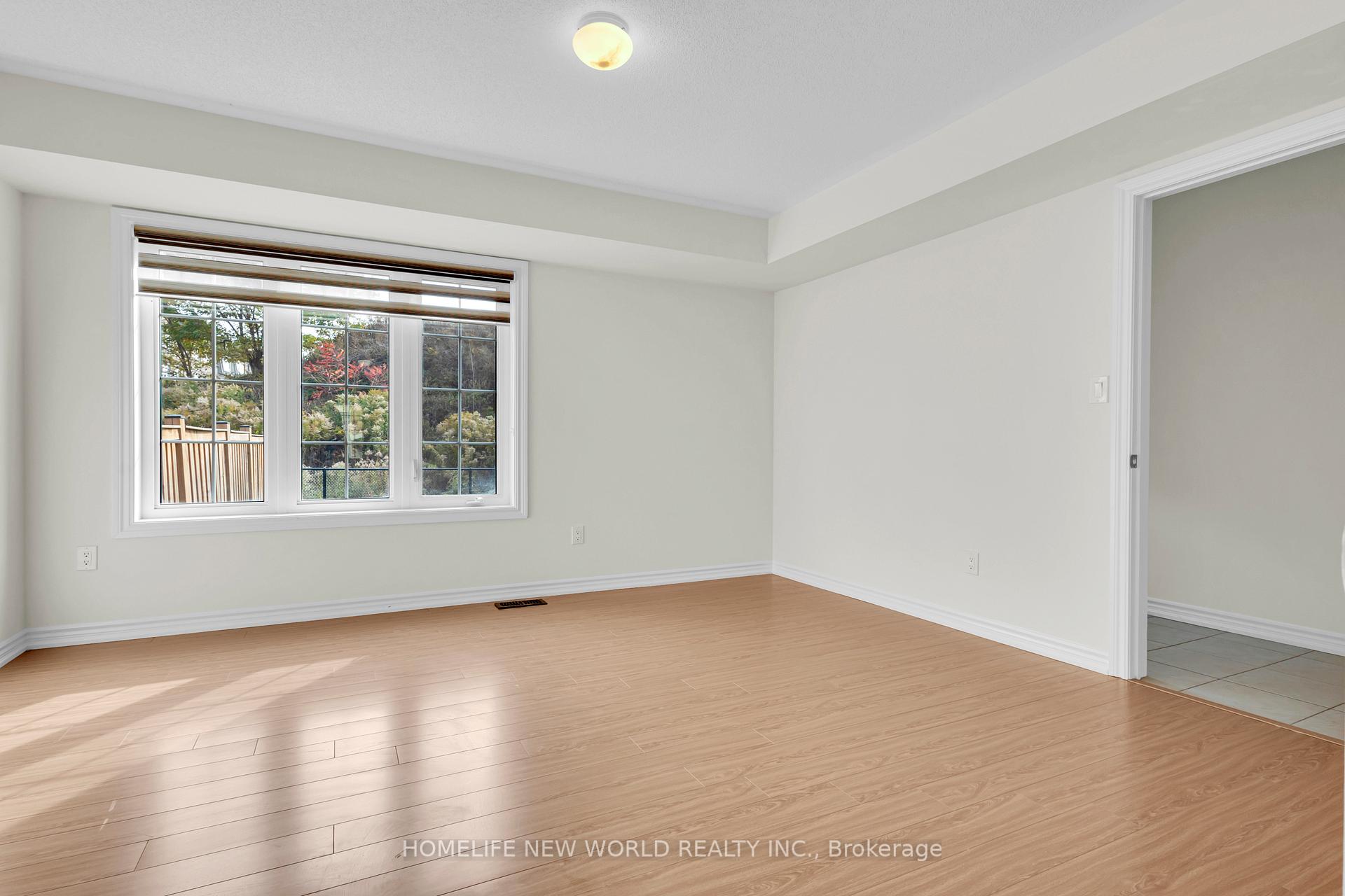 Photo 5 of 8 Shiff Crescent, Brampton, Heart Lake East — HOMEH