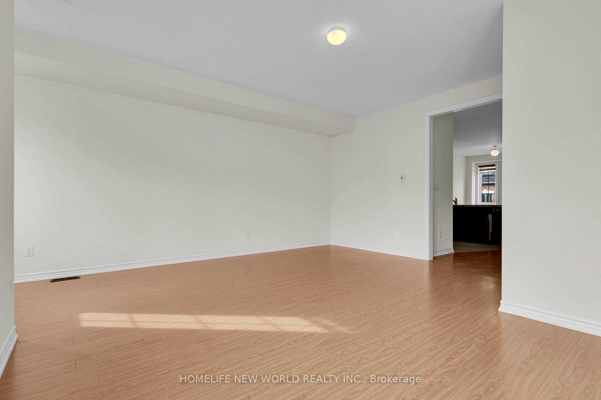 Photo 11 of 8 Shiff Crescent, Brampton, Heart Lake East — HOMEH