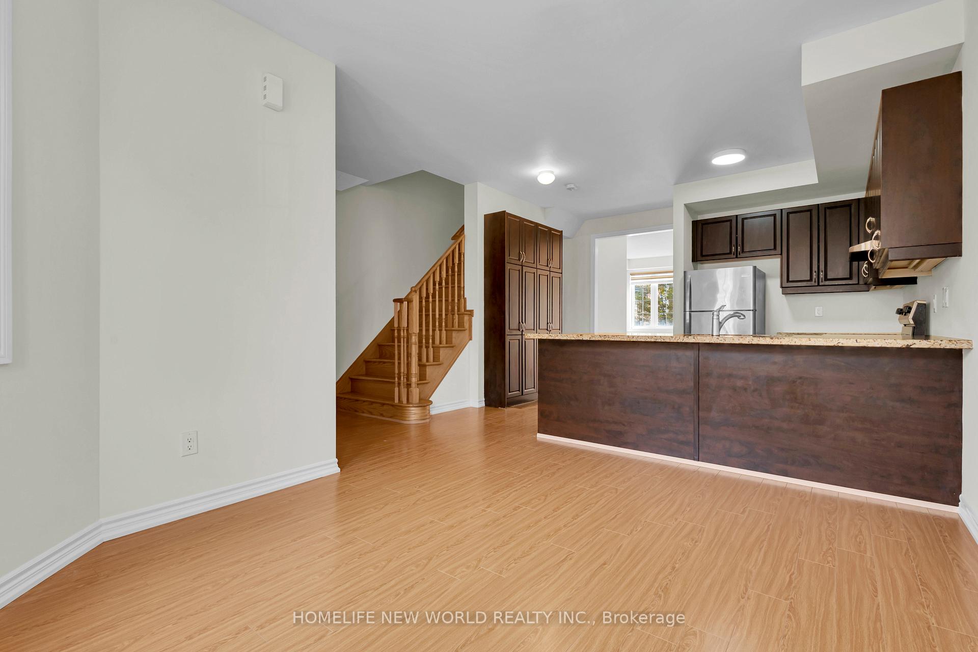 Photo 15 of 8 Shiff Crescent, Brampton, Heart Lake East — HOMEH