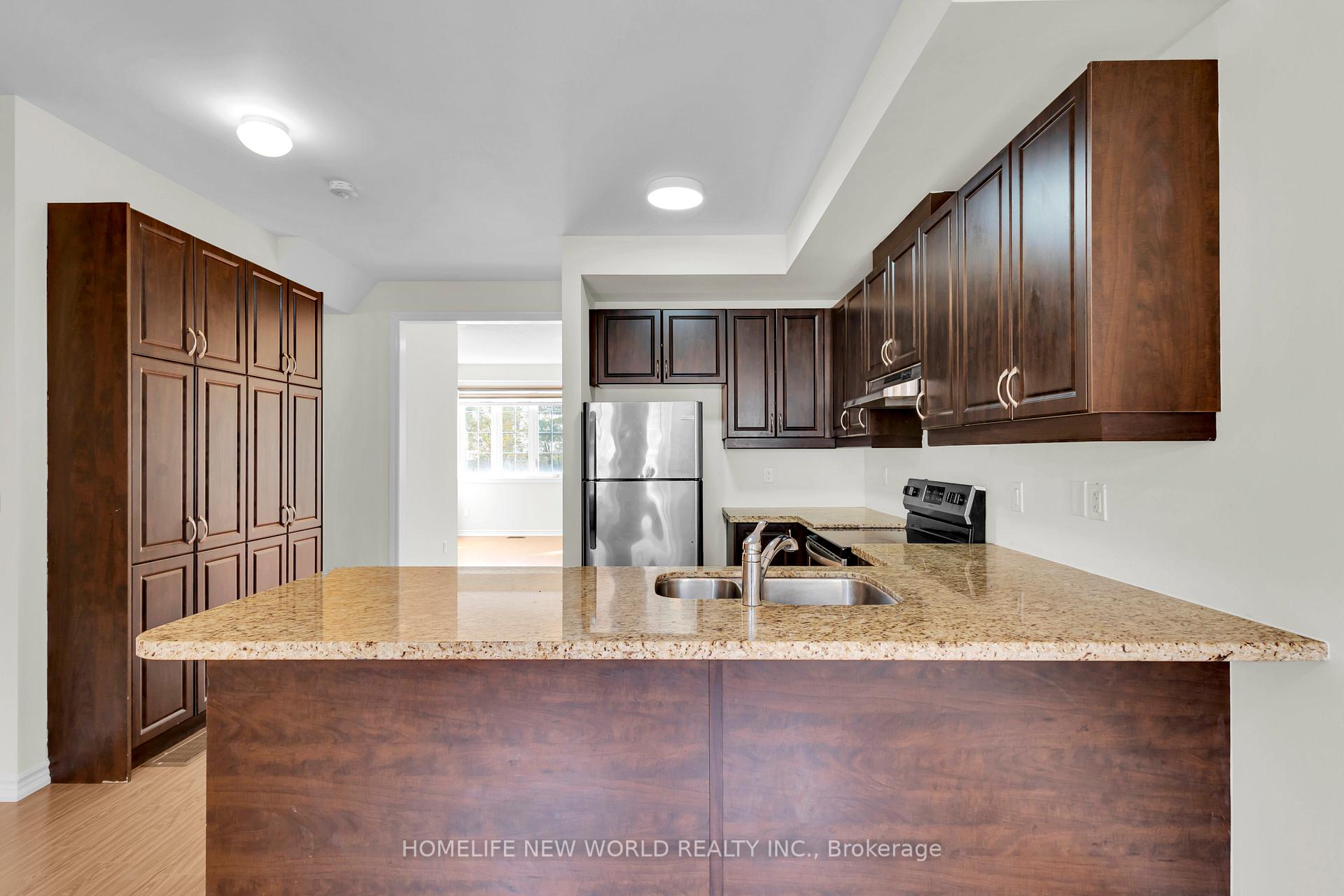 Photo 17 of 8 Shiff Crescent, Brampton, Heart Lake East — HOMEH