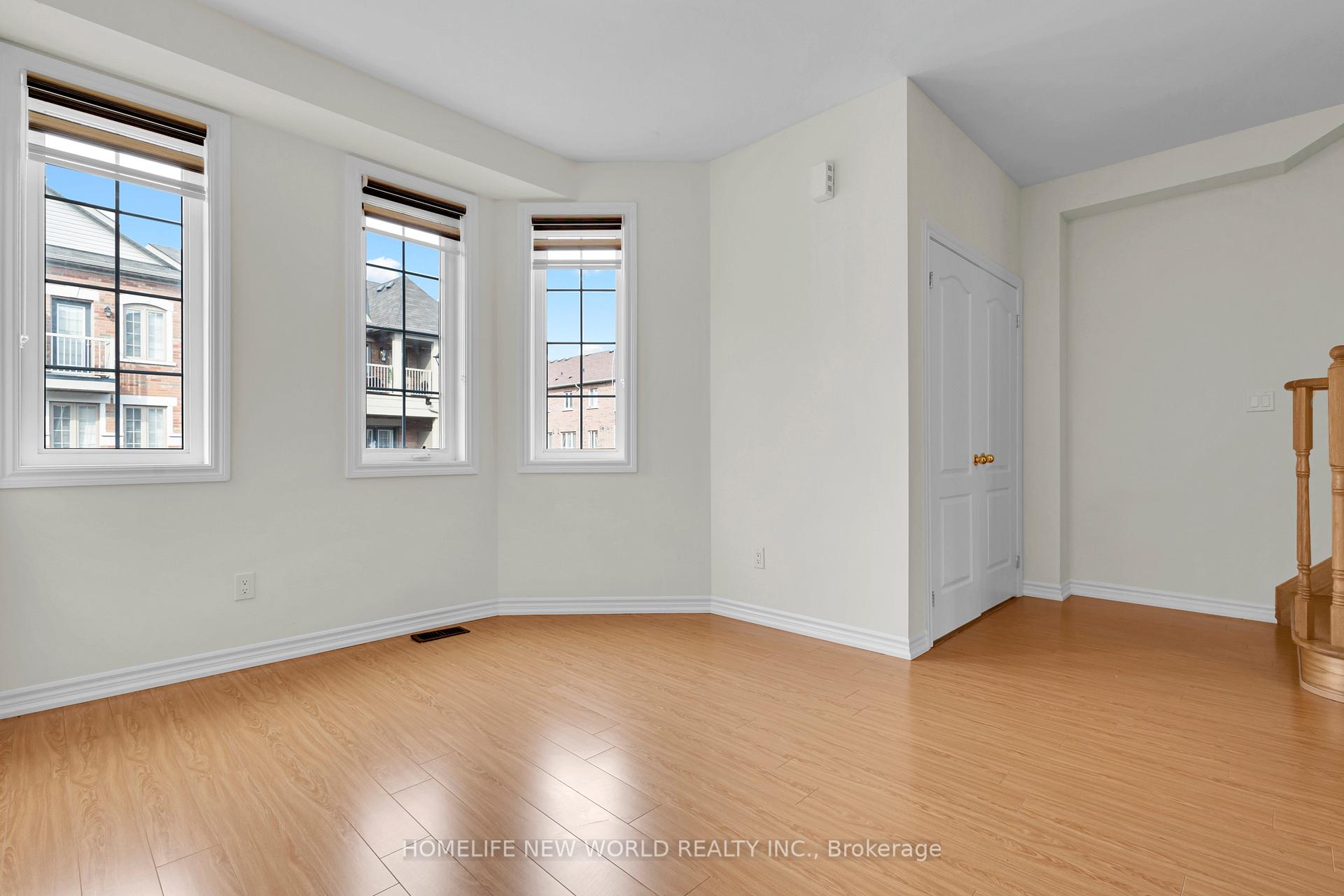 Photo 20 of 8 Shiff Crescent, Brampton, Heart Lake East — HOMEH
