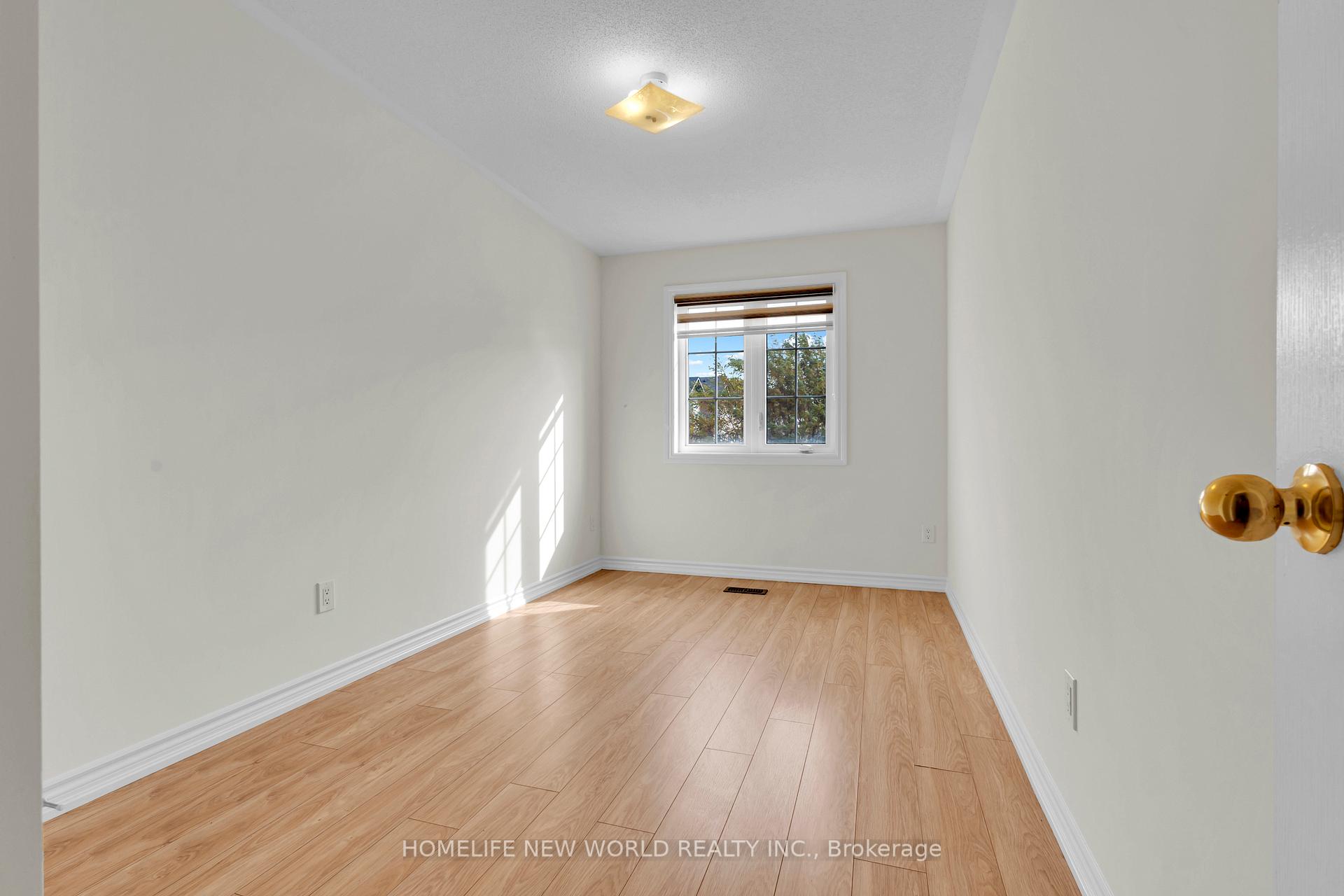 Photo 22 of 8 Shiff Crescent, Brampton, Heart Lake East — HOMEH