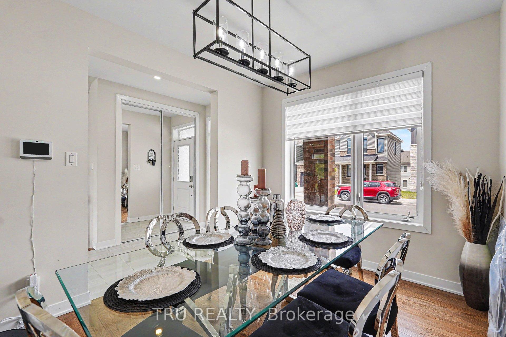 Photo 4 of 748 Eminence Street, Ottawa, Barrhaven - Half Moon Bay — HOMEH