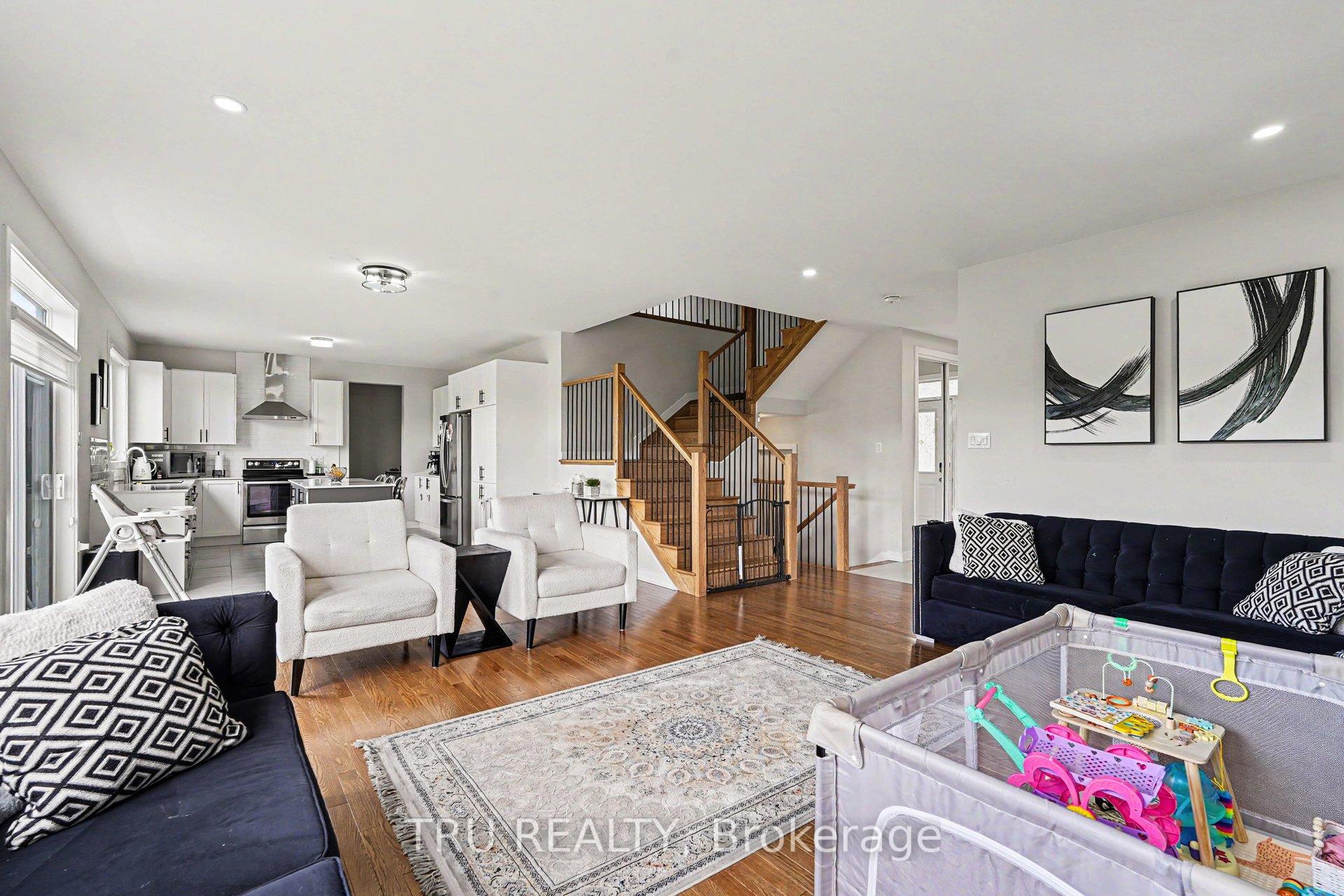 Photo 6 of 748 Eminence Street, Ottawa, Barrhaven - Half Moon Bay — HOMEH