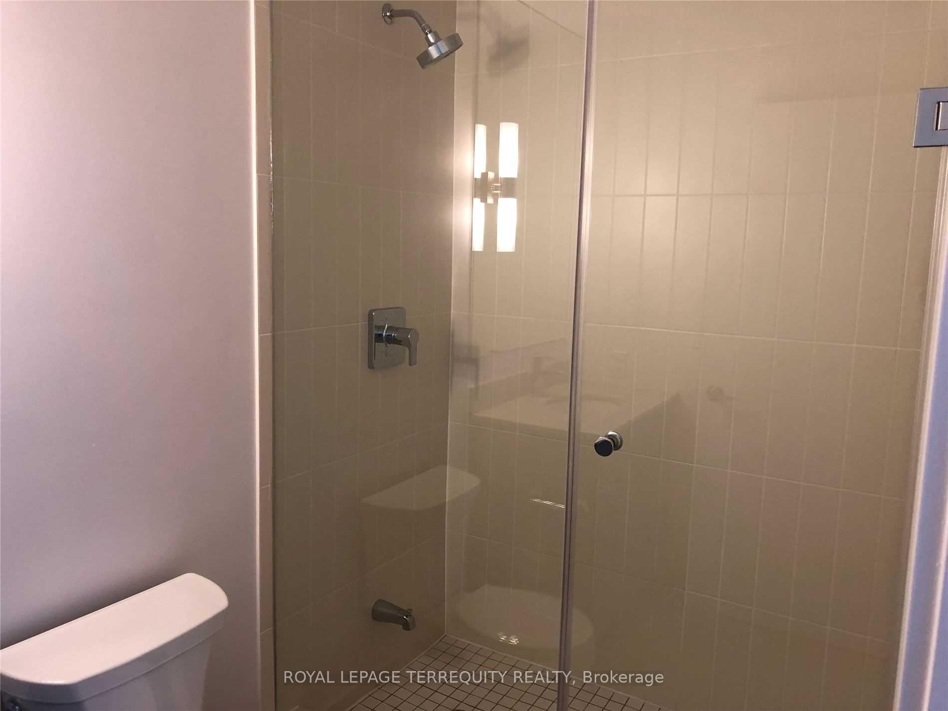 Photo 7 of Unit 803, 955 Bay Street, Toronto, Bay Street Corridor — HOMEH