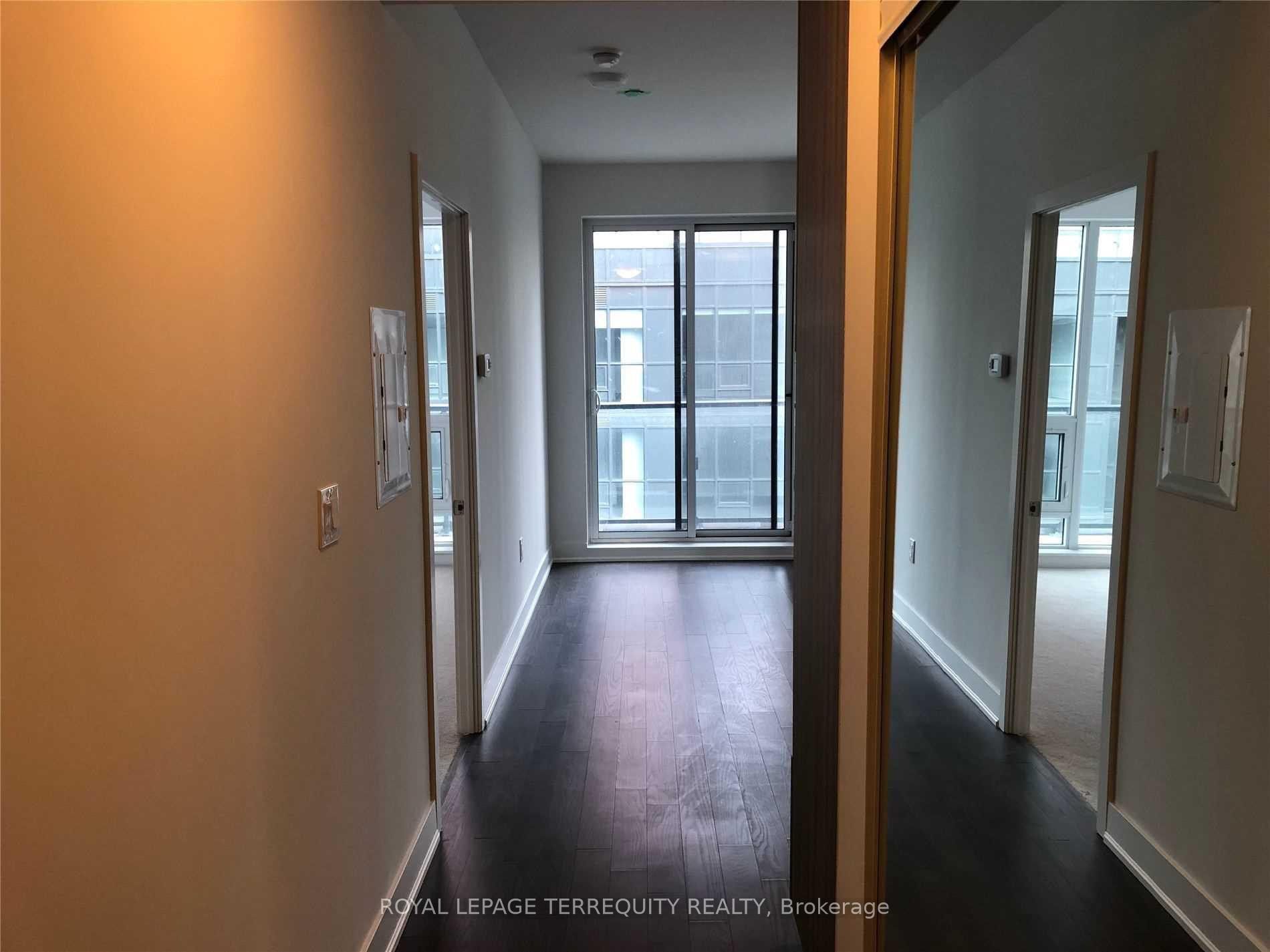 Photo 8 of Unit 803, 955 Bay Street, Toronto, Bay Street Corridor — HOMEH