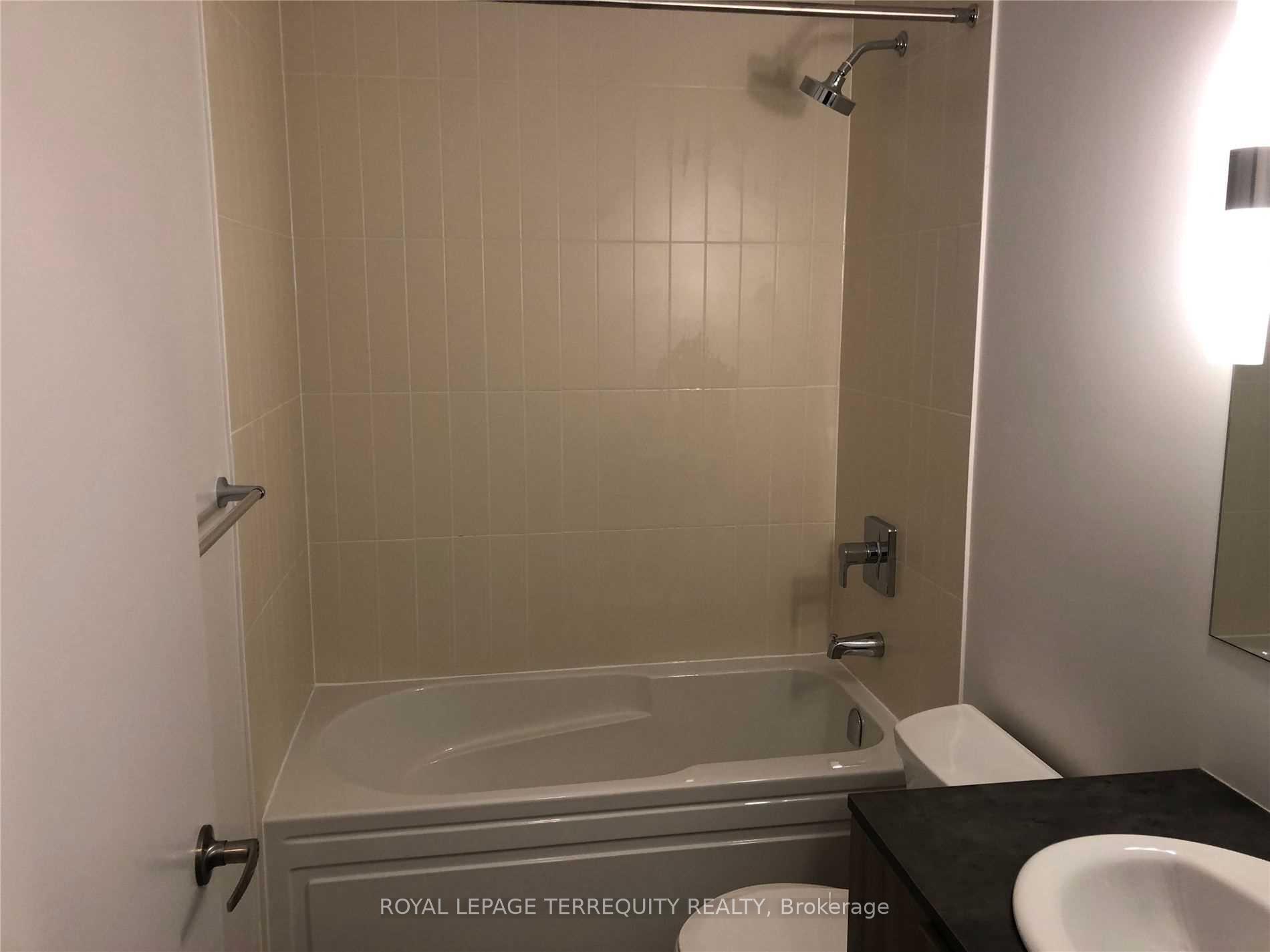 Photo 10 of Unit 803, 955 Bay Street, Toronto, Bay Street Corridor — HOMEH