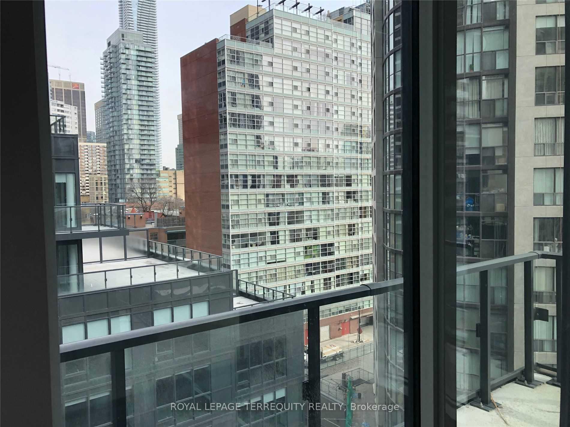 Photo 12 of Unit 803, 955 Bay Street, Toronto, Bay Street Corridor — HOMEH