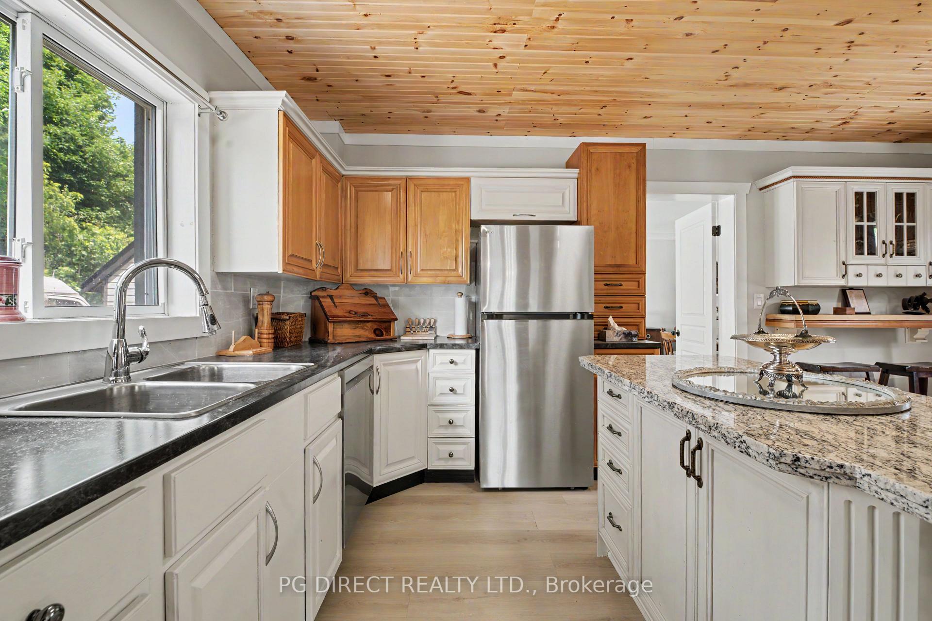 Photo 3 of 160 Centre Street, Burk's Falls — HOMEH