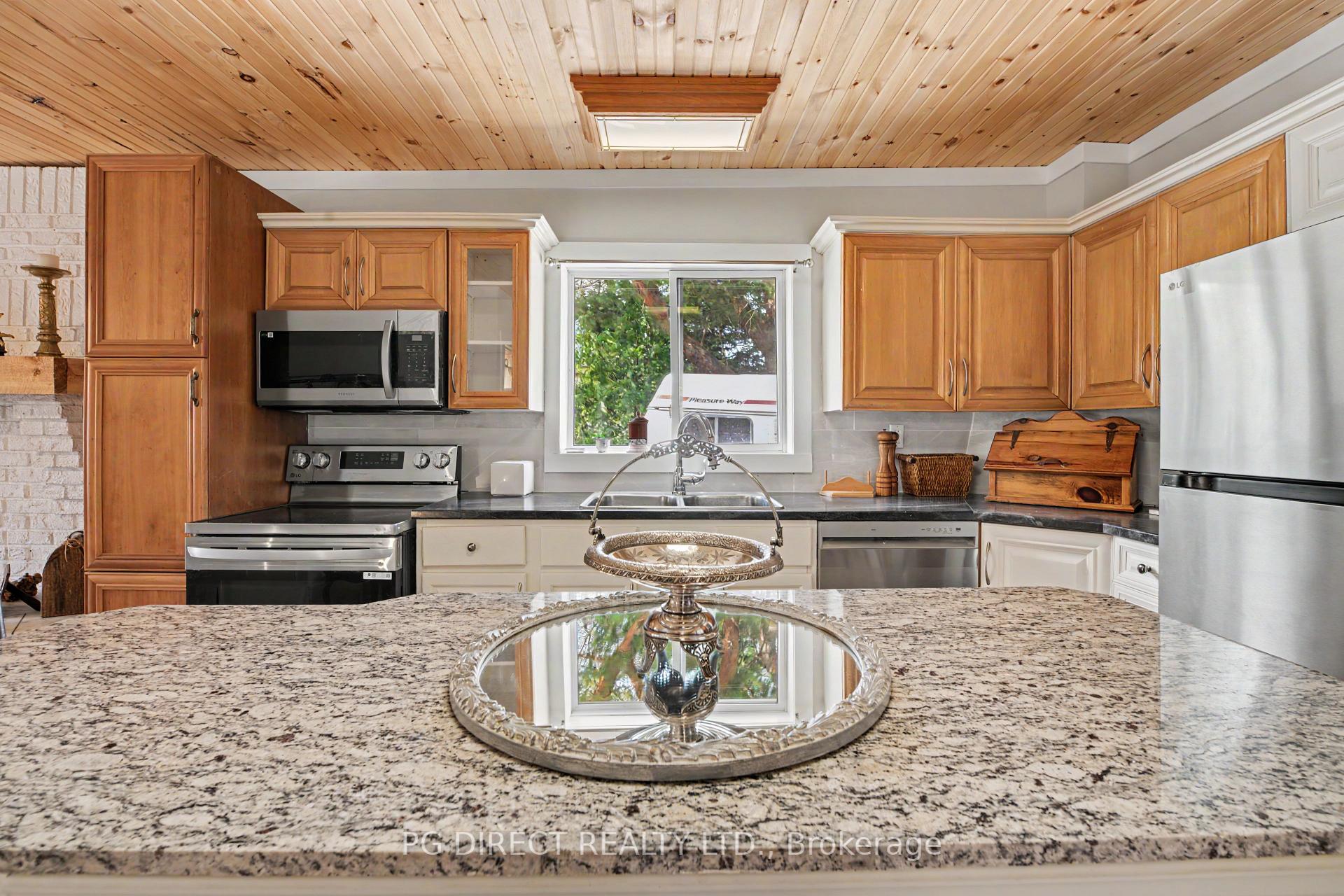Photo 6 of 160 Centre Street, Burk's Falls — HOMEH