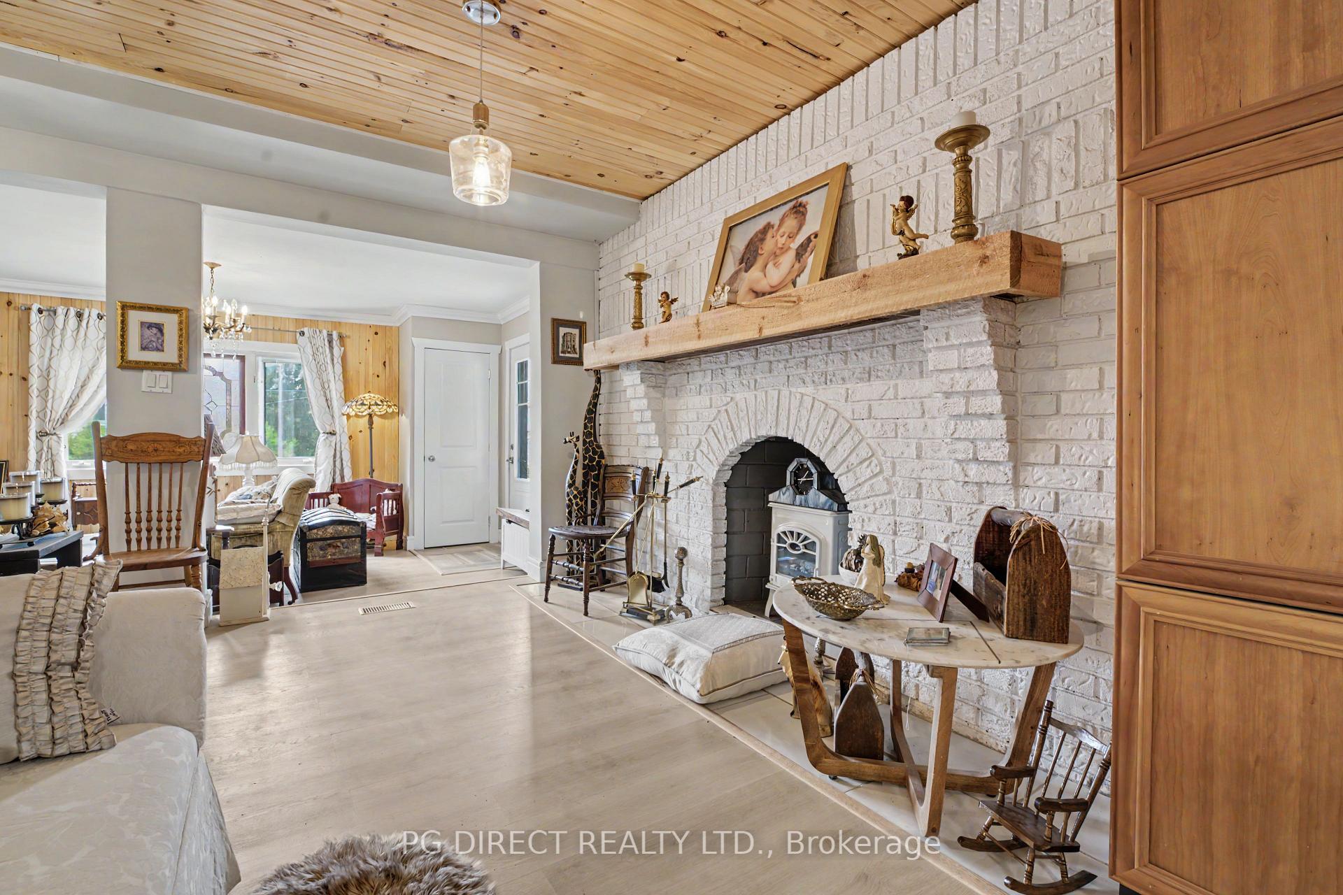 Photo 11 of 160 Centre Street, Burk's Falls — HOMEH