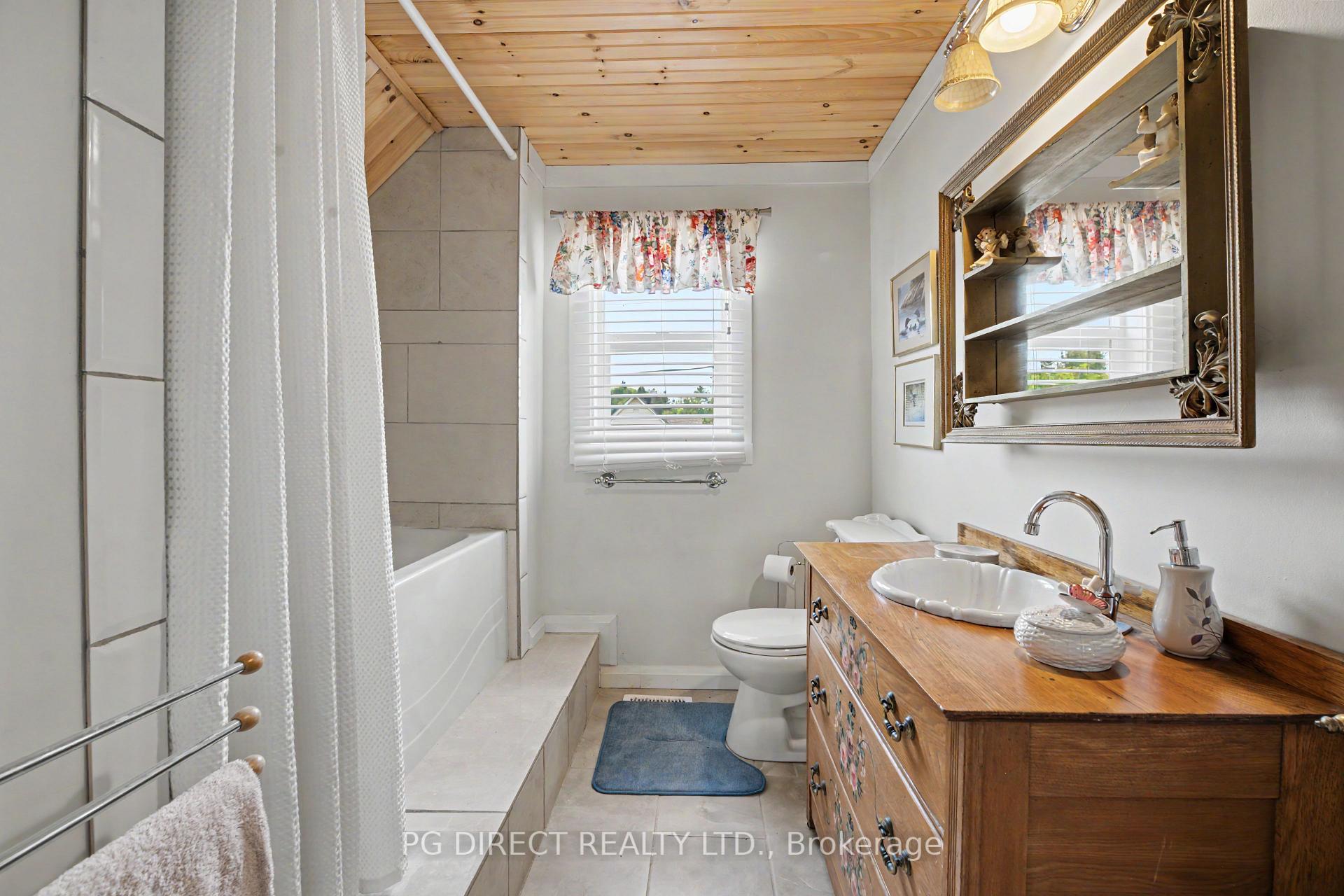 Photo 17 of 160 Centre Street, Burk's Falls — HOMEH