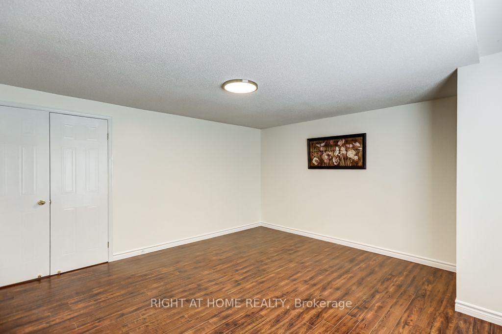 Photo 19 of 402 Lausanne Crescent, Waterloo, Beechwood West — HOMEH