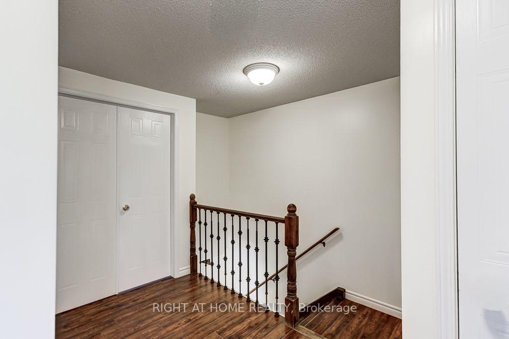 Photo 21 of 402 Lausanne Crescent, Waterloo, Beechwood West — HOMEH