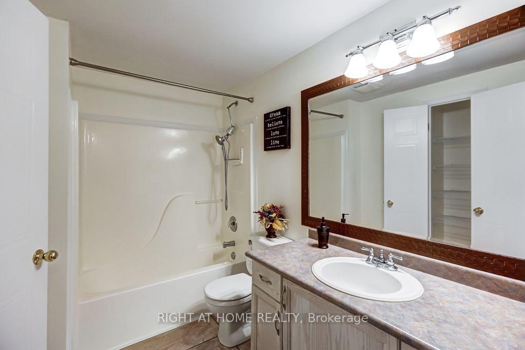 Photo 26 of 402 Lausanne Crescent, Waterloo, Beechwood West — HOMEH