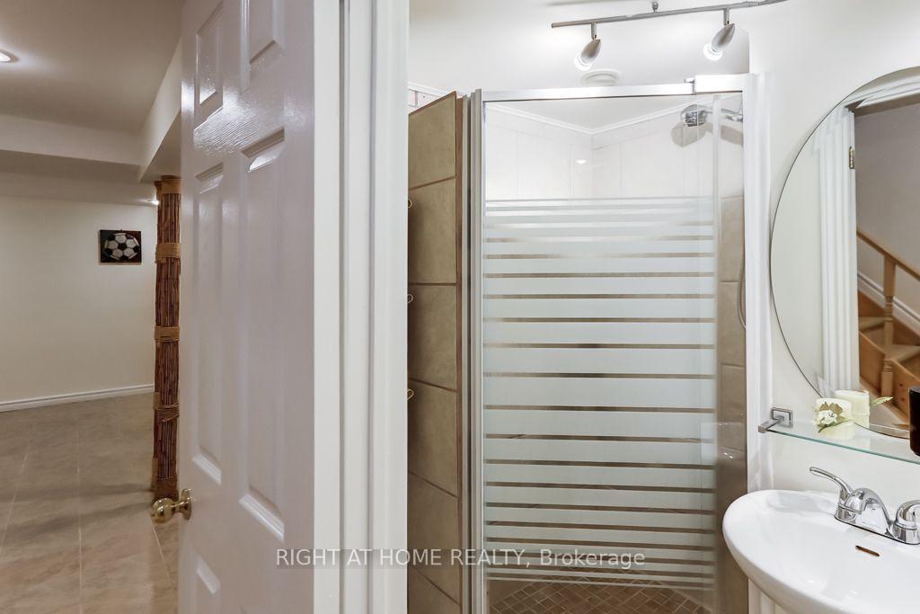 Photo 30 of 402 Lausanne Crescent, Waterloo, Beechwood West — HOMEH