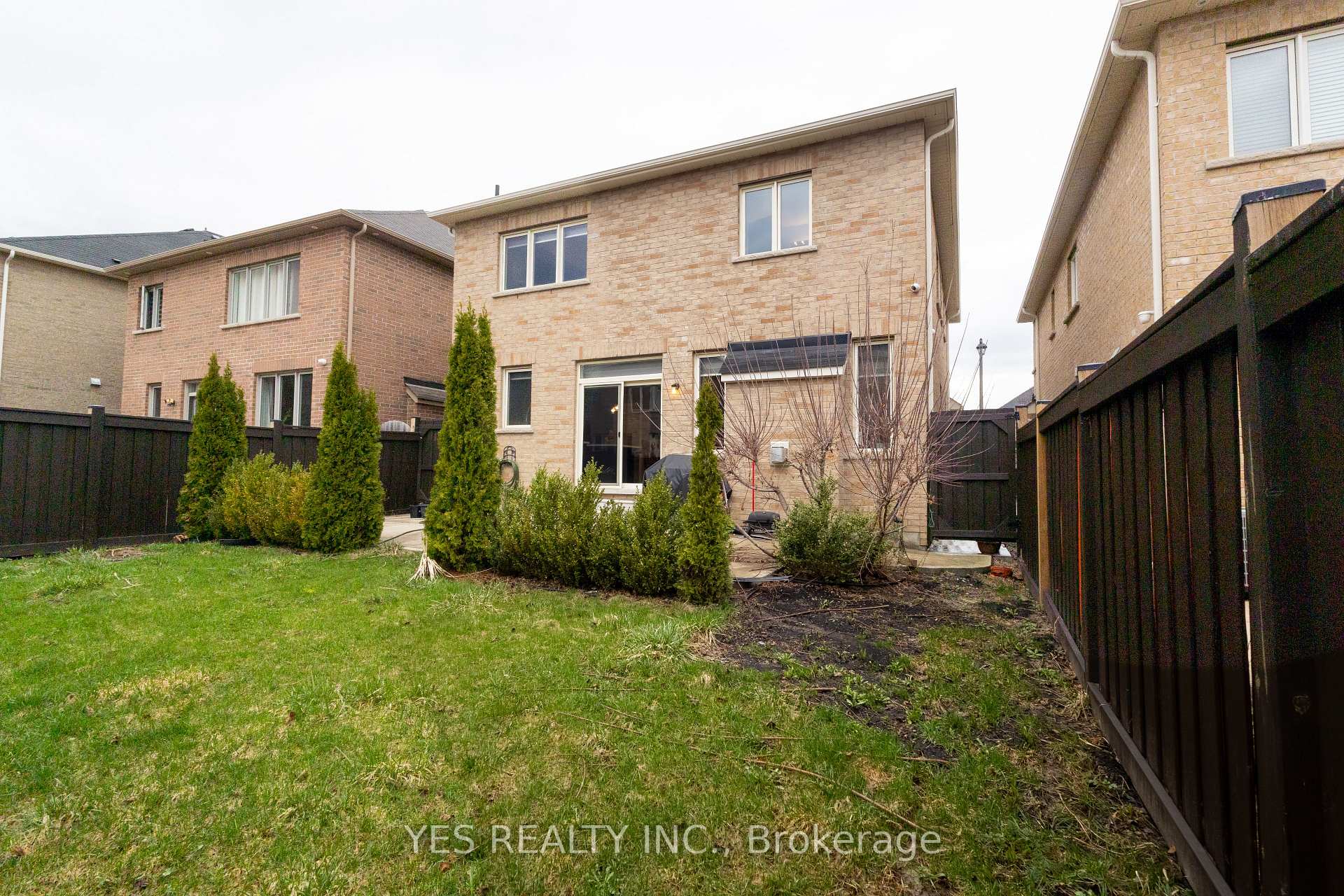 Photo 2 of 34 Newhouse Boulevard, Caledon, Rural Caledon — HOMEH