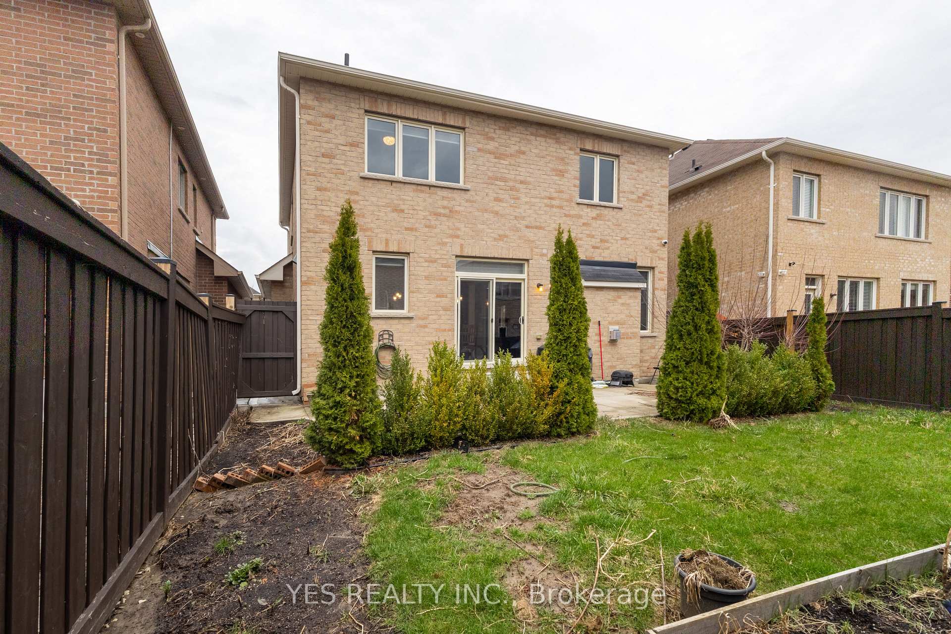 Photo 3 of 34 Newhouse Boulevard, Caledon, Rural Caledon — HOMEH