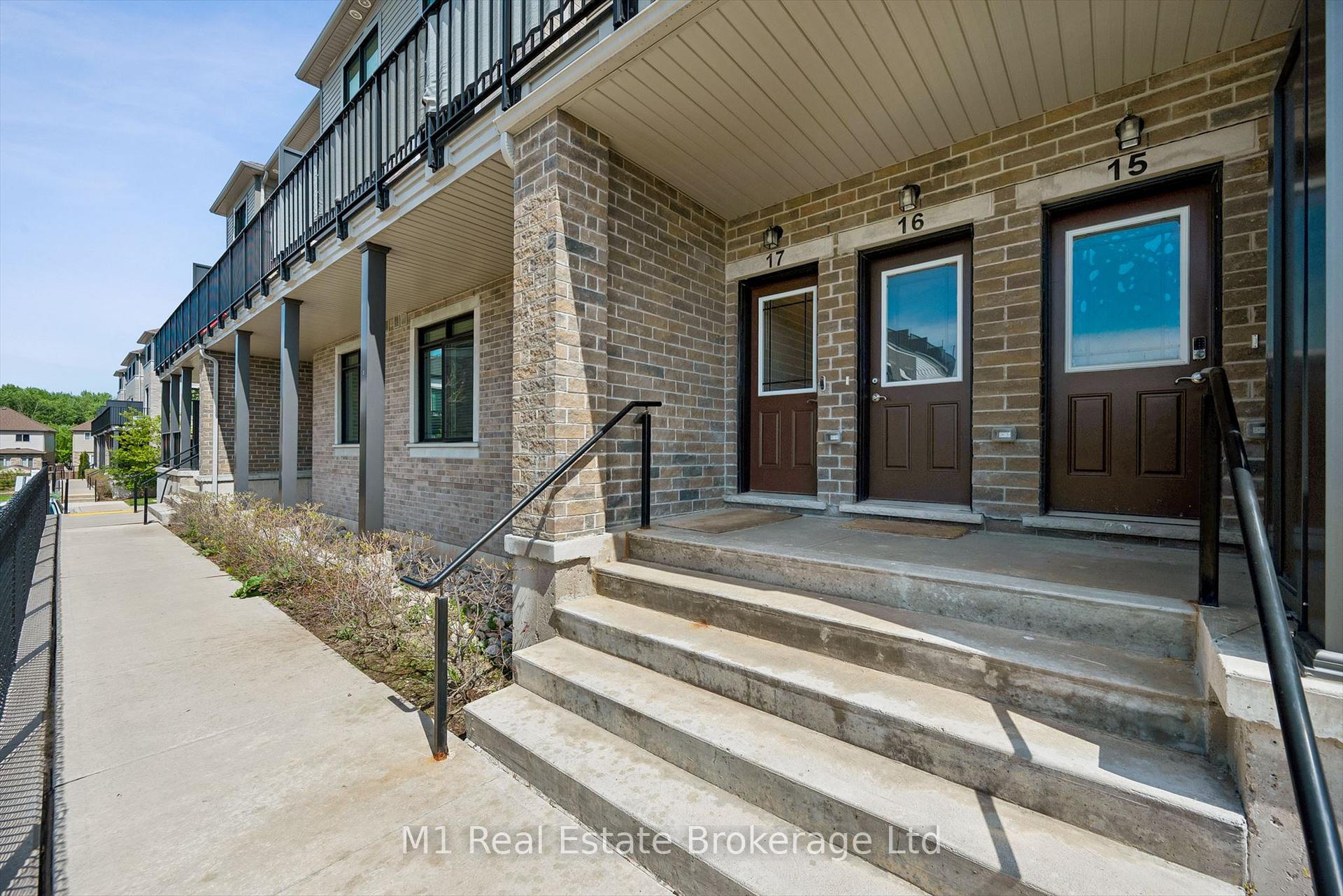 Photo 4 of Unit 17, 107 Westra Drive, Guelph, Willow West/Sugarbush/West Acres — HOMEH