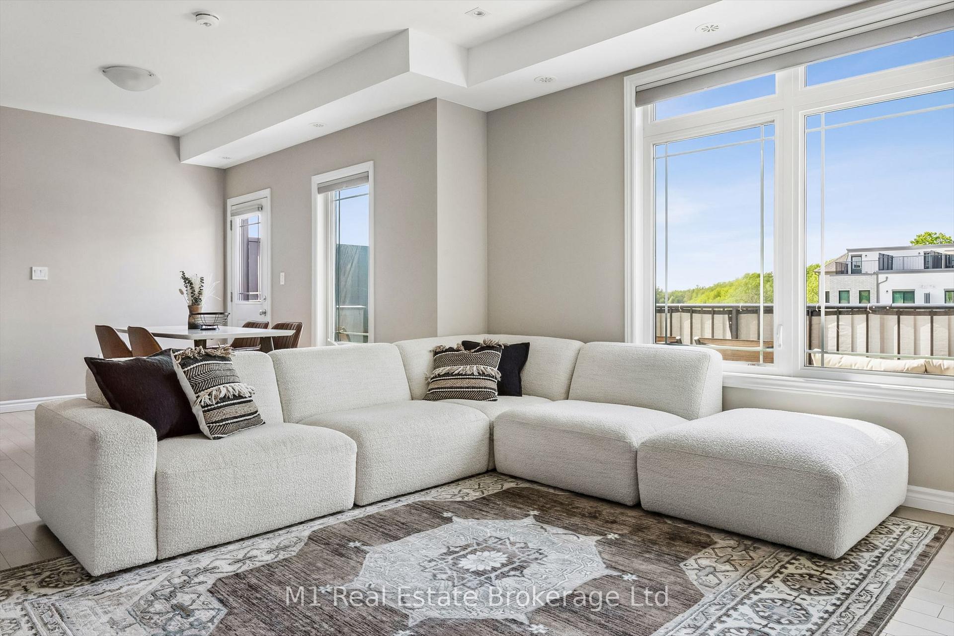 Photo 9 of Unit 17, 107 Westra Drive, Guelph, Willow West/Sugarbush/West Acres — HOMEH
