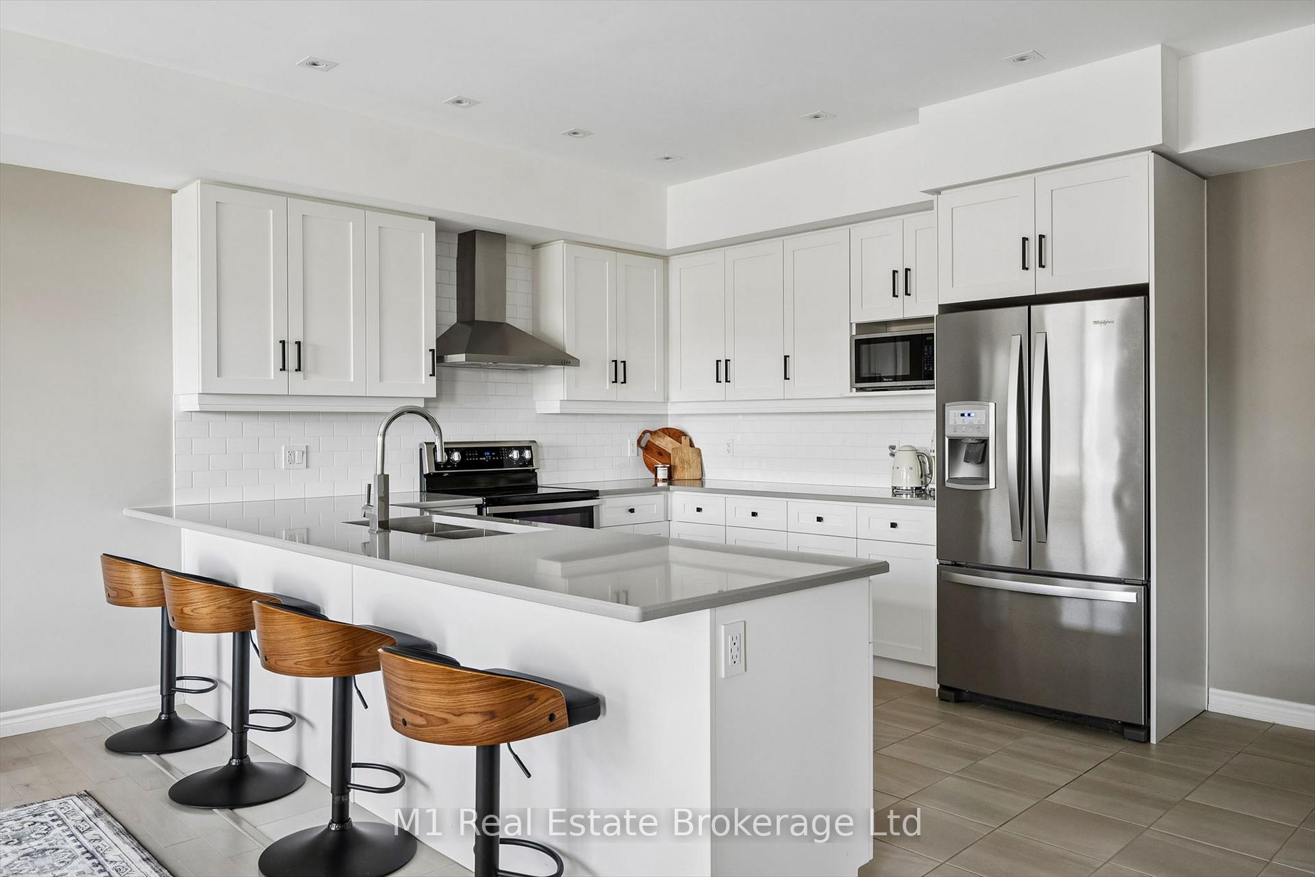 Photo 13 of Unit 17, 107 Westra Drive, Guelph, Willow West/Sugarbush/West Acres — HOMEH