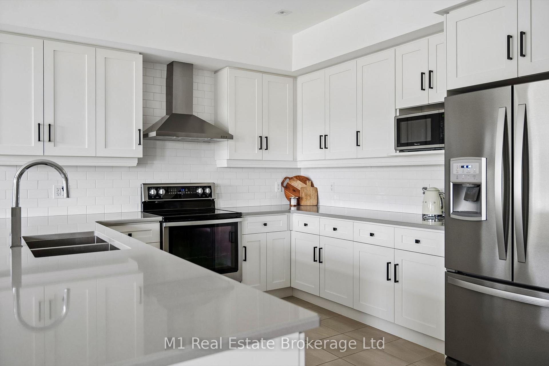 Photo 14 of Unit 17, 107 Westra Drive, Guelph, Willow West/Sugarbush/West Acres — HOMEH