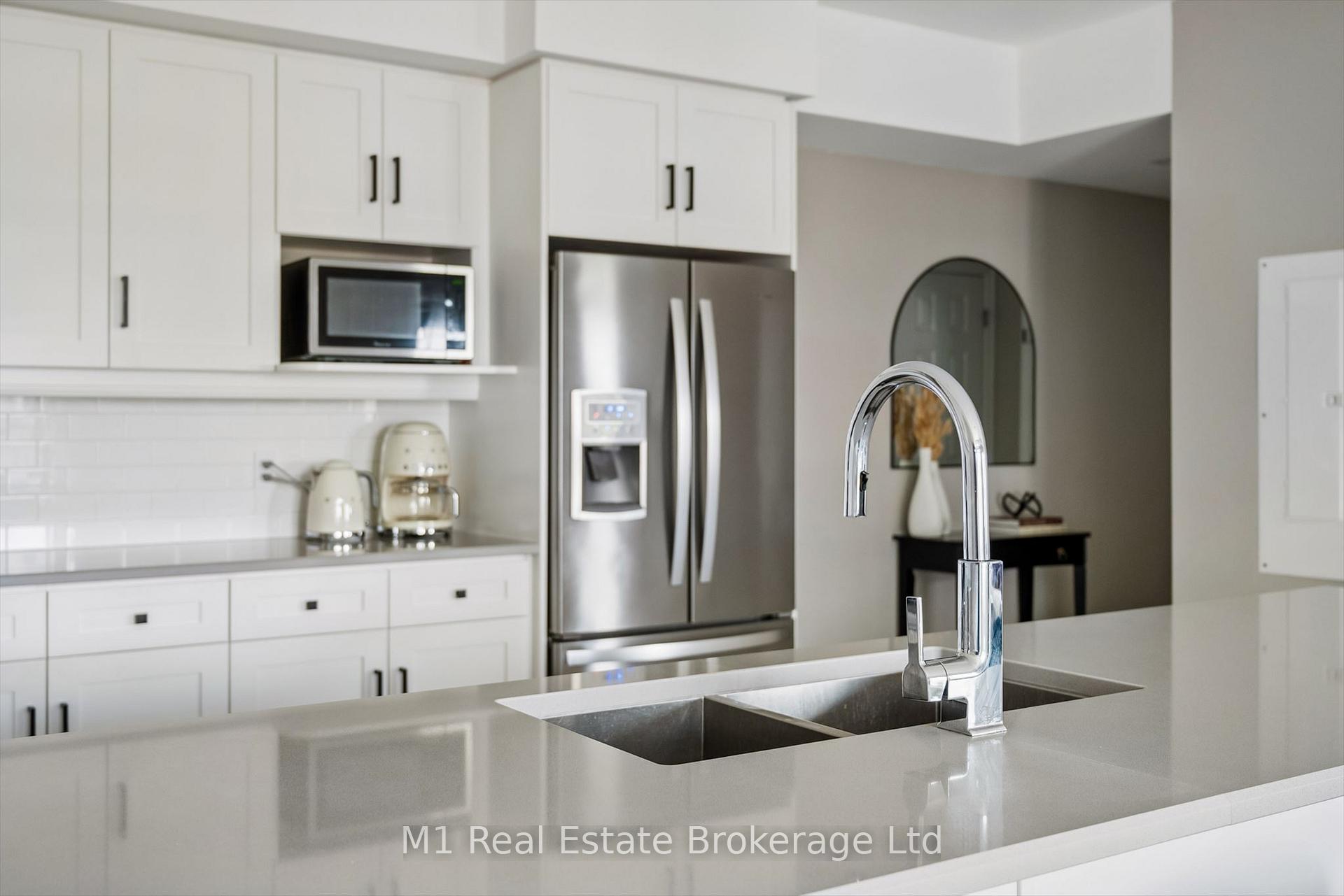 Photo 17 of Unit 17, 107 Westra Drive, Guelph, Willow West/Sugarbush/West Acres — HOMEH