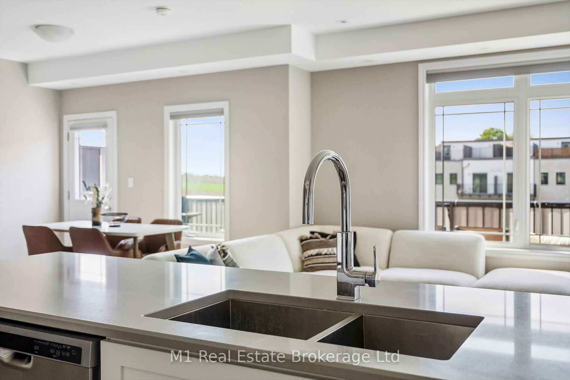 Photo 20 of Unit 17, 107 Westra Drive, Guelph, Willow West/Sugarbush/West Acres — HOMEH