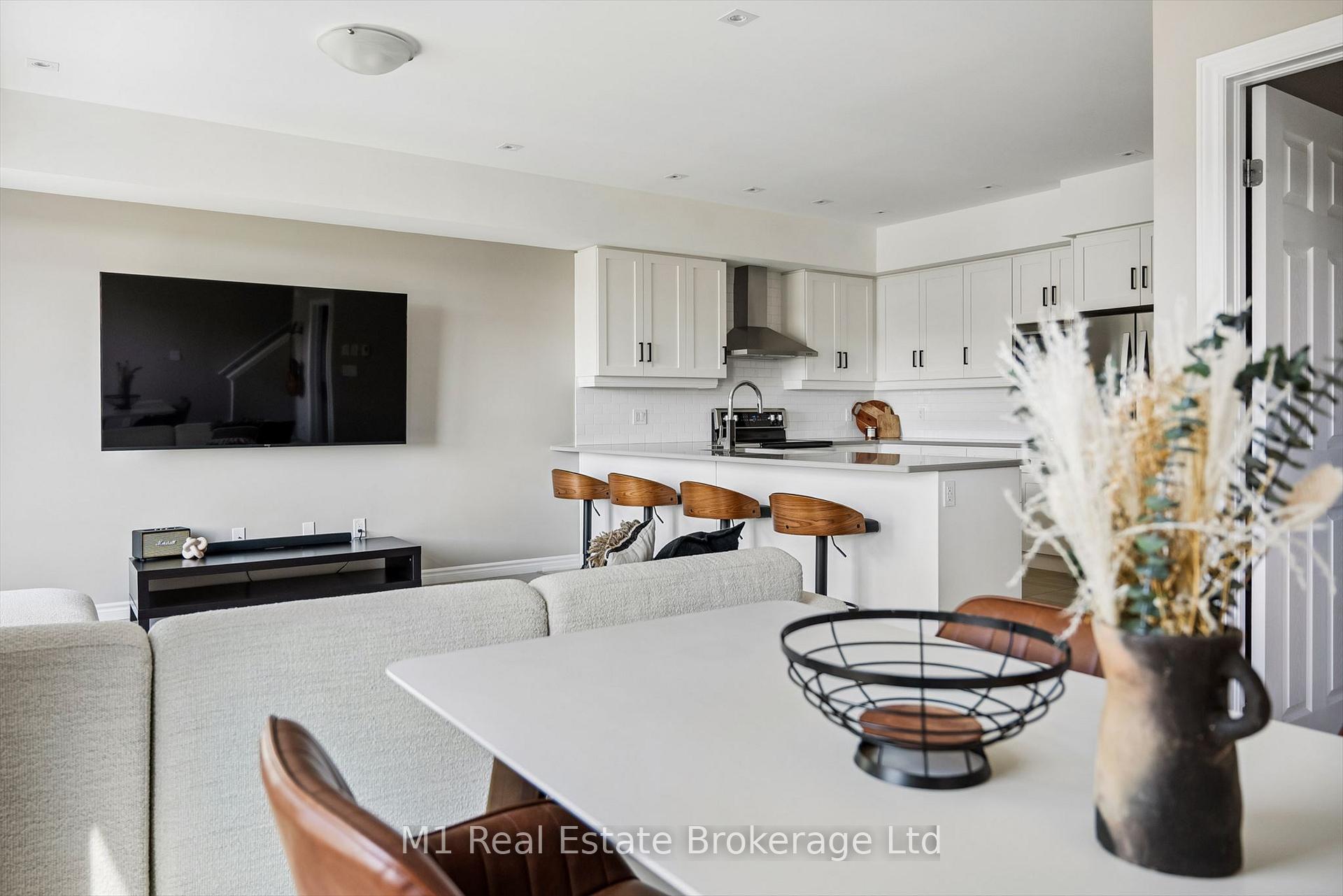 Photo 24 of Unit 17, 107 Westra Drive, Guelph, Willow West/Sugarbush/West Acres — HOMEH