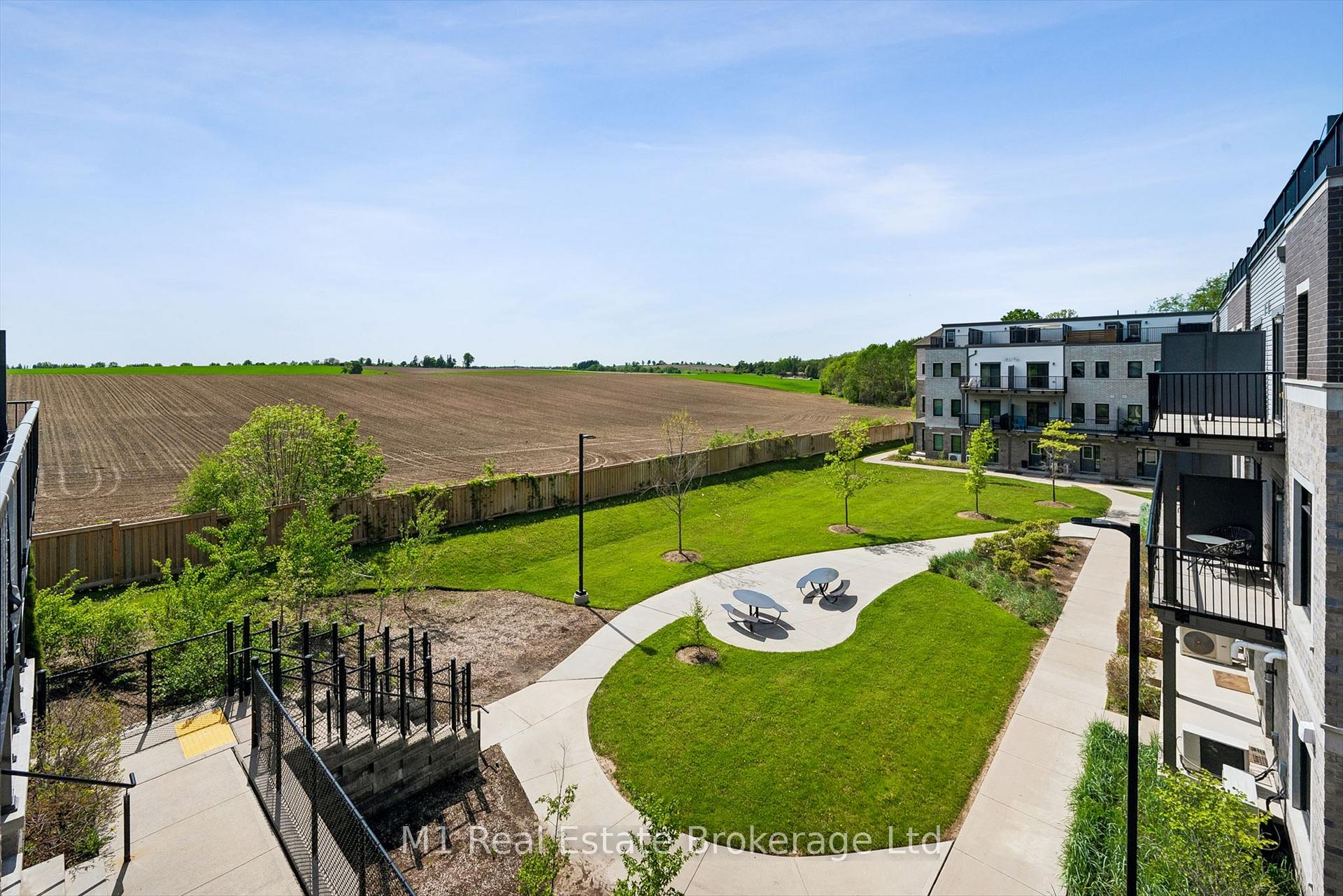 Photo 40 of Unit 17, 107 Westra Drive, Guelph, Willow West/Sugarbush/West Acres — HOMEH