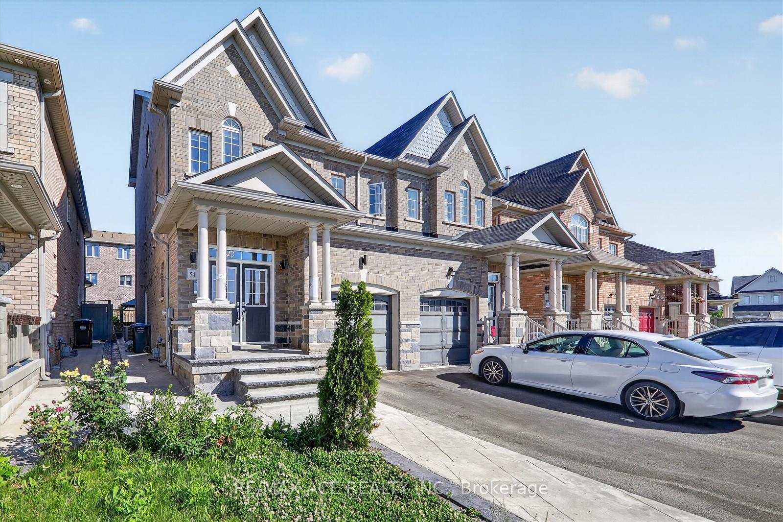 Photo 3 of 54 Altura Way, Brampton, Bram East — HOMEH