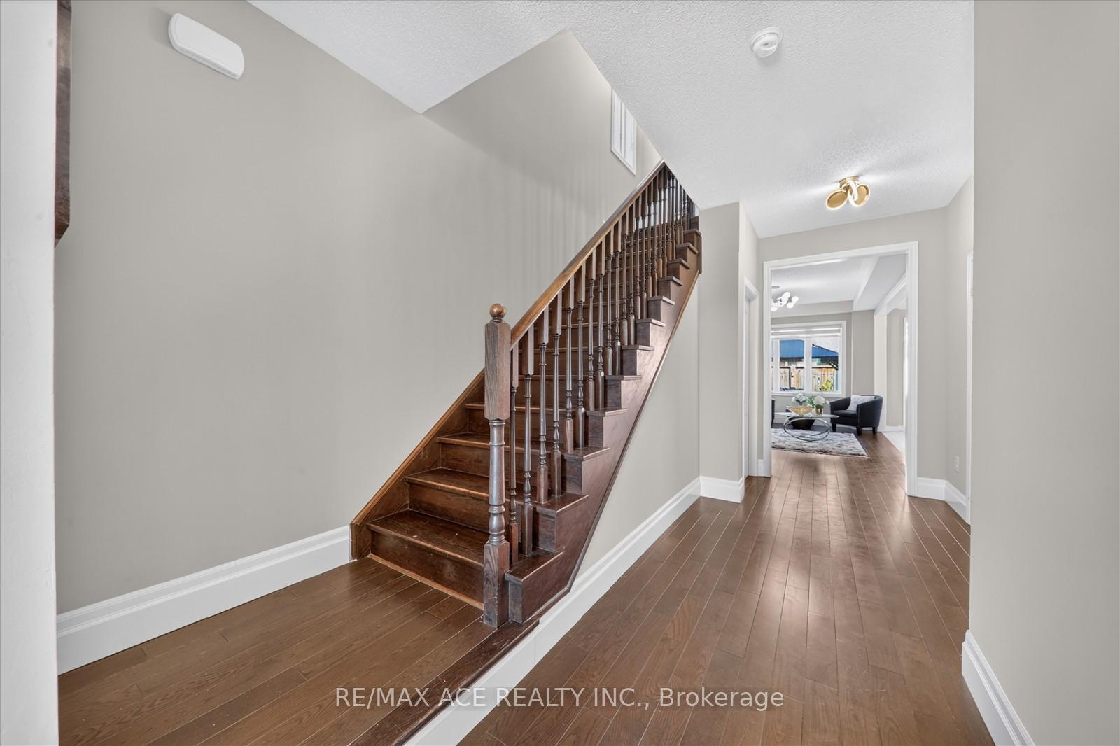 Photo 6 of 54 Altura Way, Brampton, Bram East — HOMEH