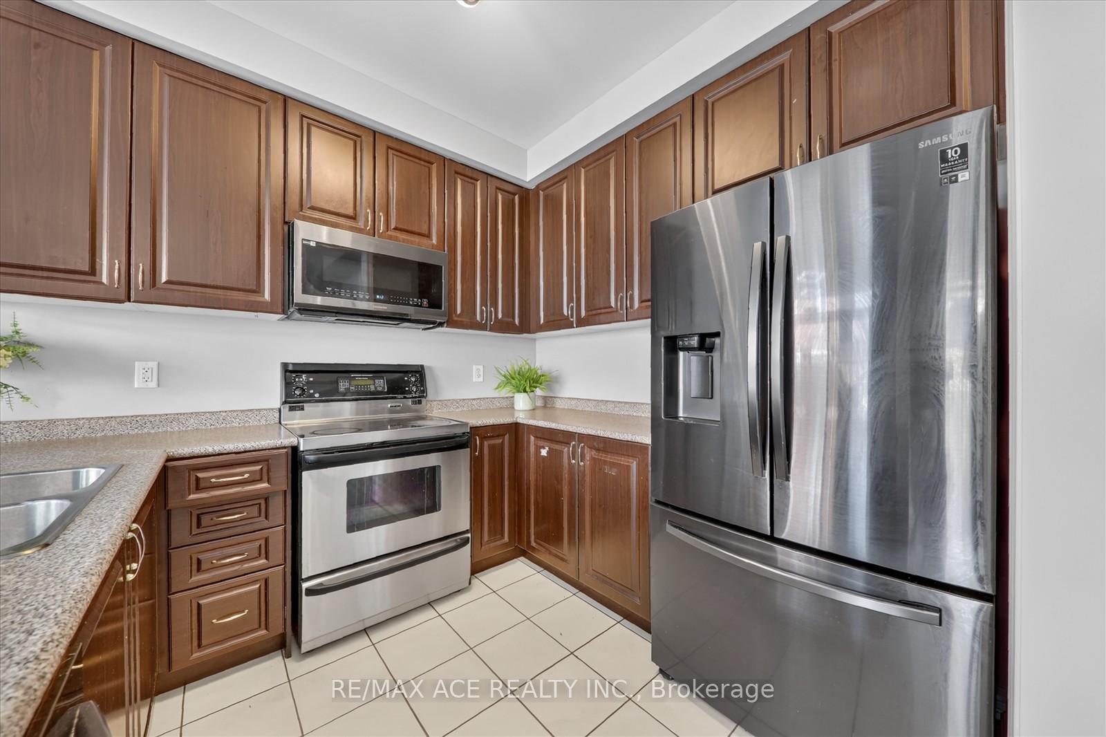 Photo 11 of 54 Altura Way, Brampton, Bram East — HOMEH