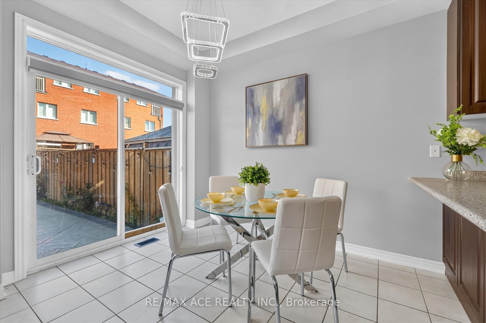 Photo 13 of 54 Altura Way, Brampton, Bram East — HOMEH
