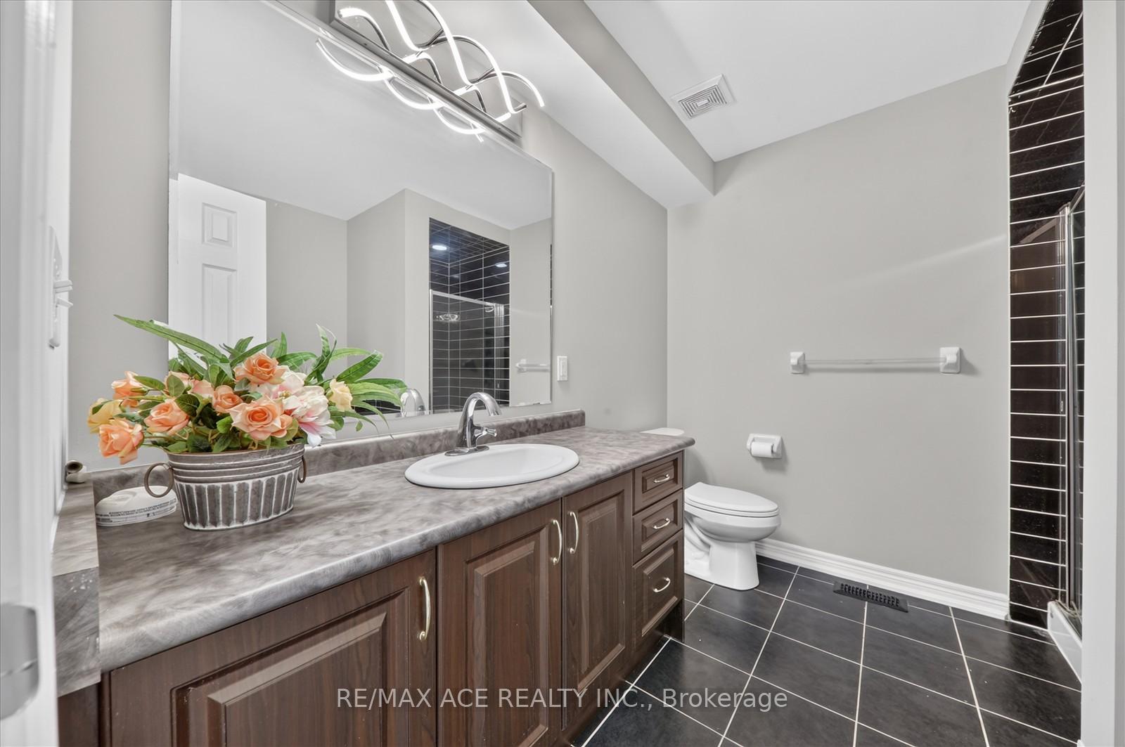 Photo 24 of 54 Altura Way, Brampton, Bram East — HOMEH