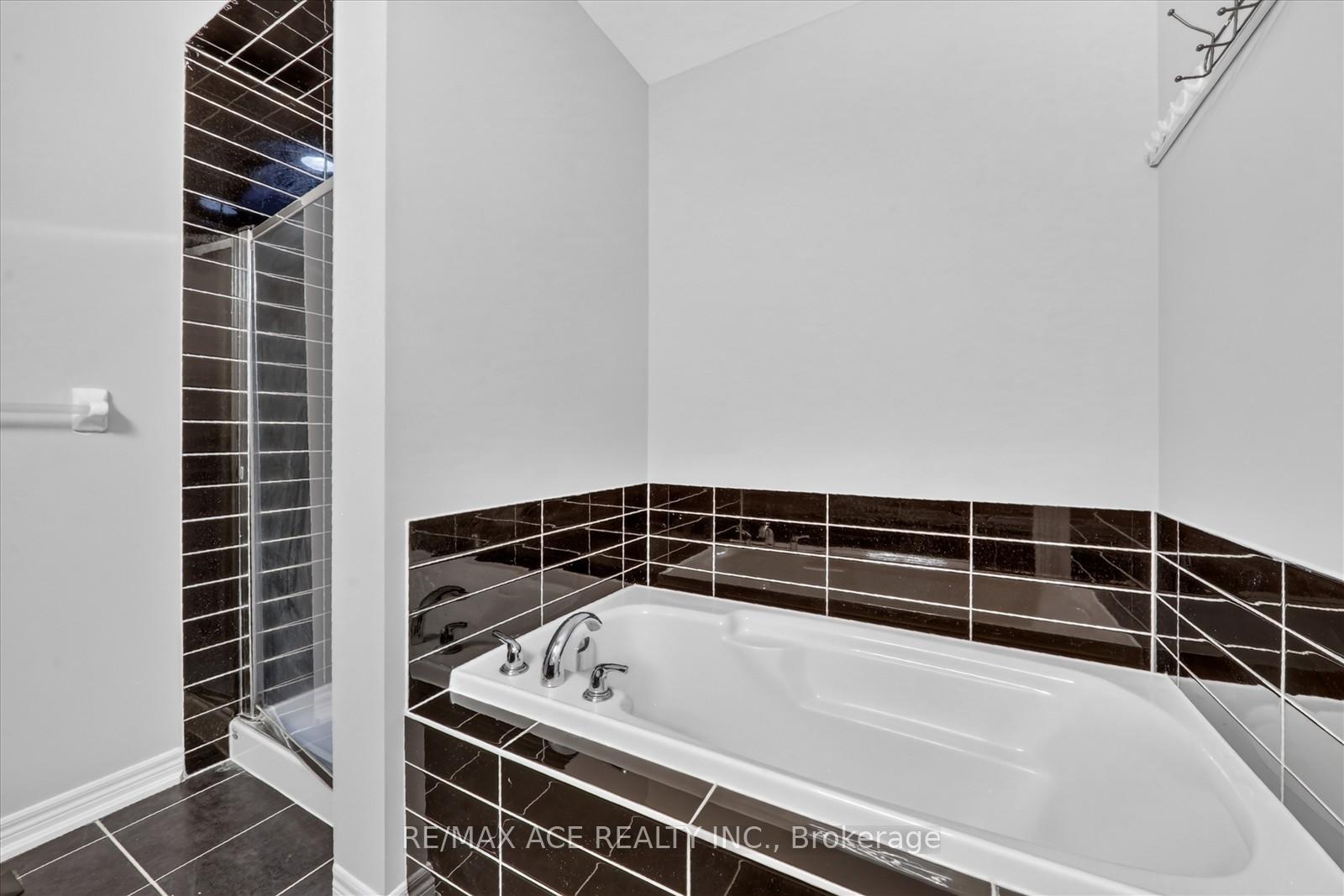 Photo 25 of 54 Altura Way, Brampton, Bram East — HOMEH