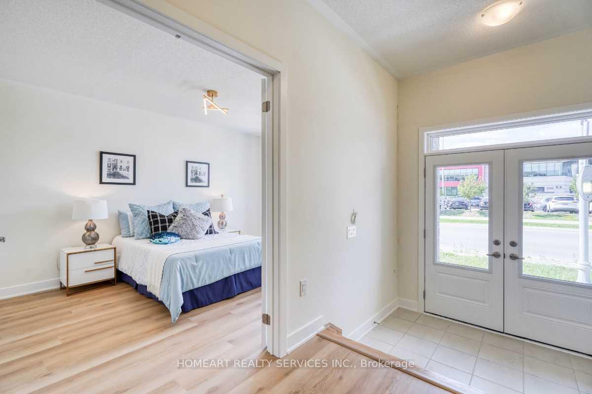 Photo 4 of 49 Mumbai Drive, Markham, Middlefield — HOMEH