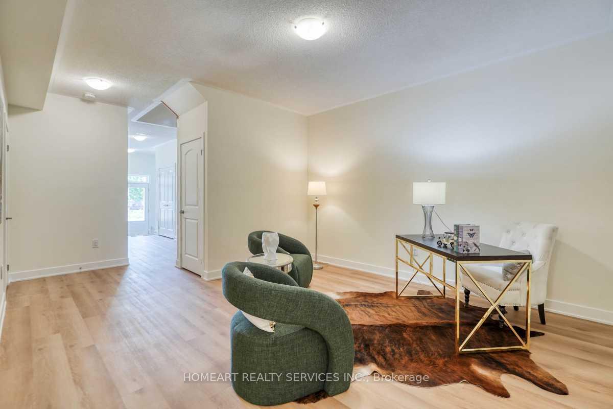 Photo 8 of 49 Mumbai Drive, Markham, Middlefield — HOMEH