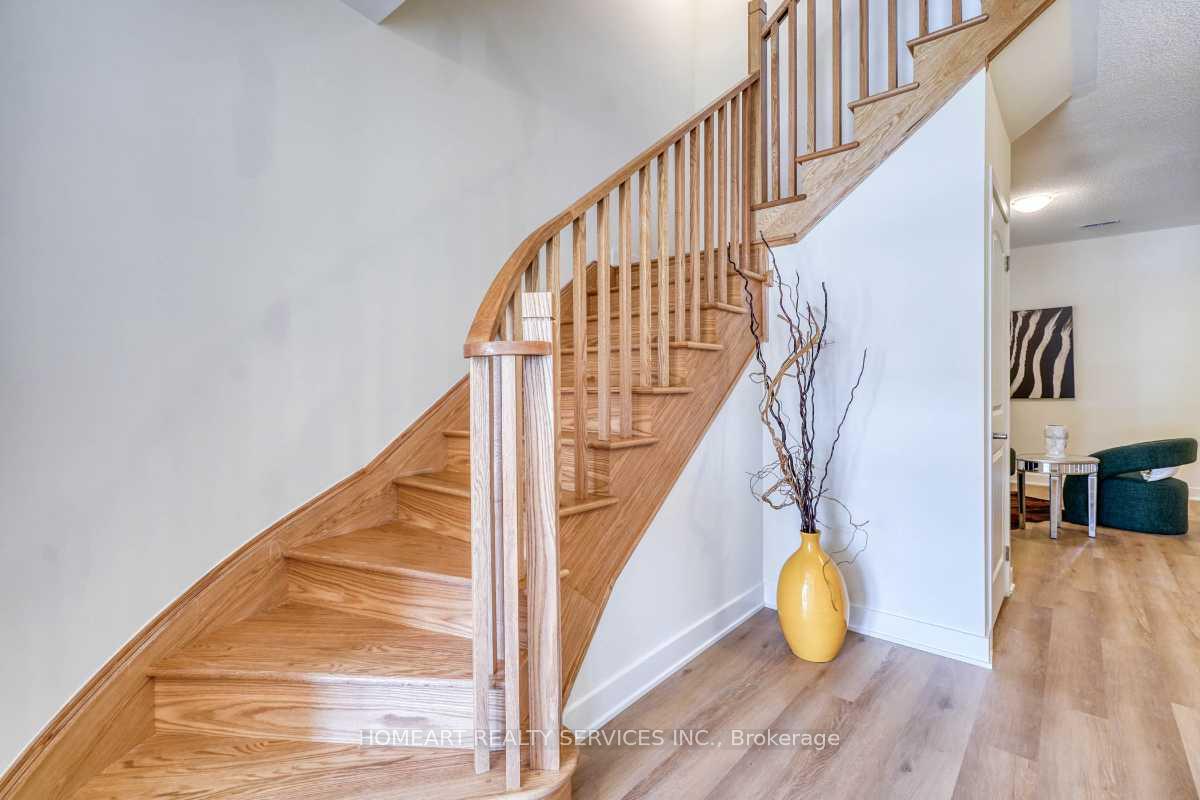Photo 9 of 49 Mumbai Drive, Markham, Middlefield — HOMEH