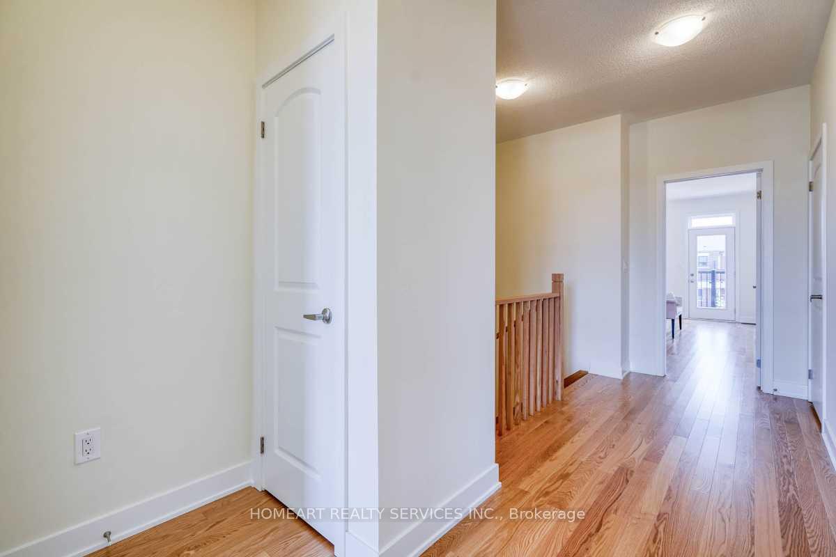 Photo 29 of 49 Mumbai Drive, Markham, Middlefield — HOMEH