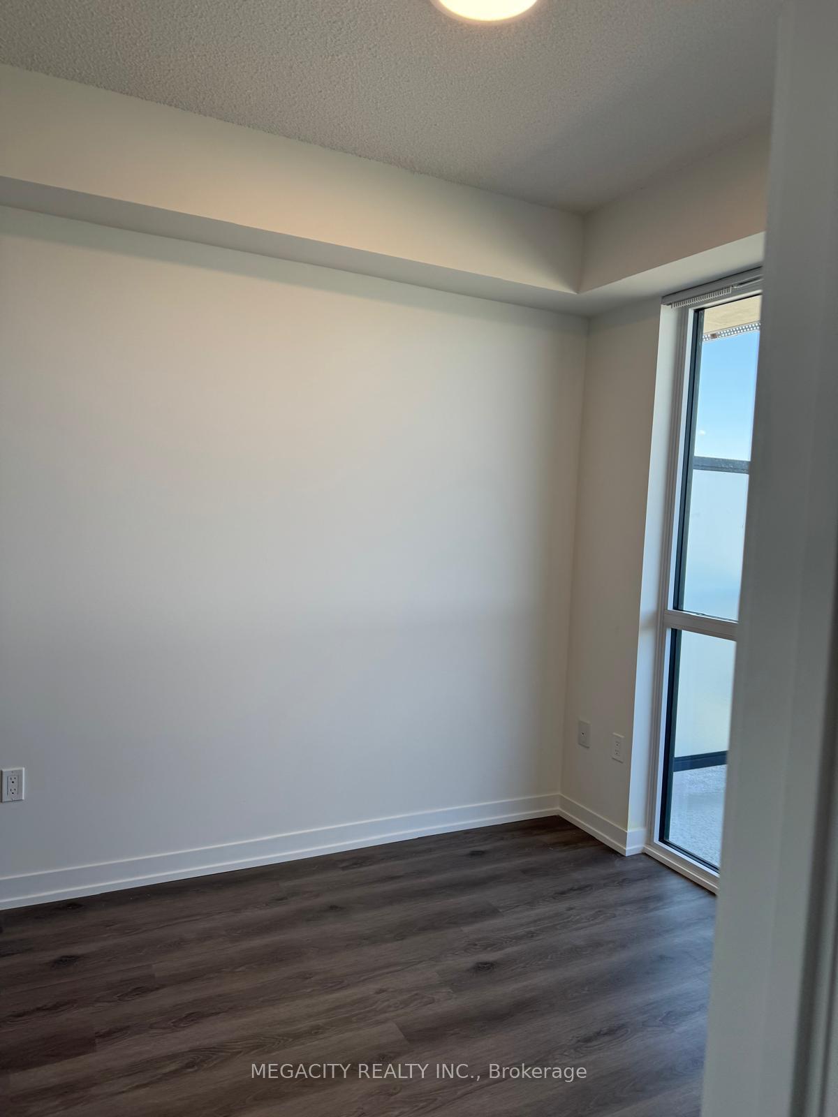 Photo 3 of Unit 6108, 225 commerce st Street S, Vaughan, Concord — HOMEH